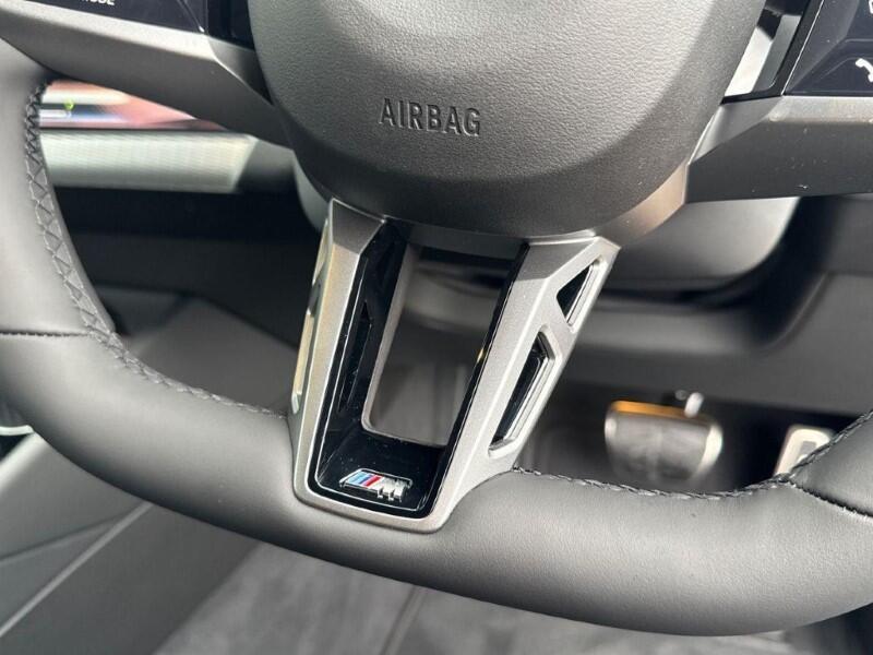 BMW 5 Series view 39