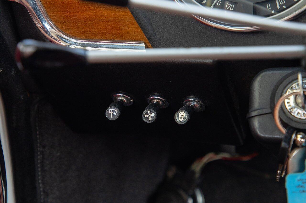 Alfa Romeo Giulia view 12