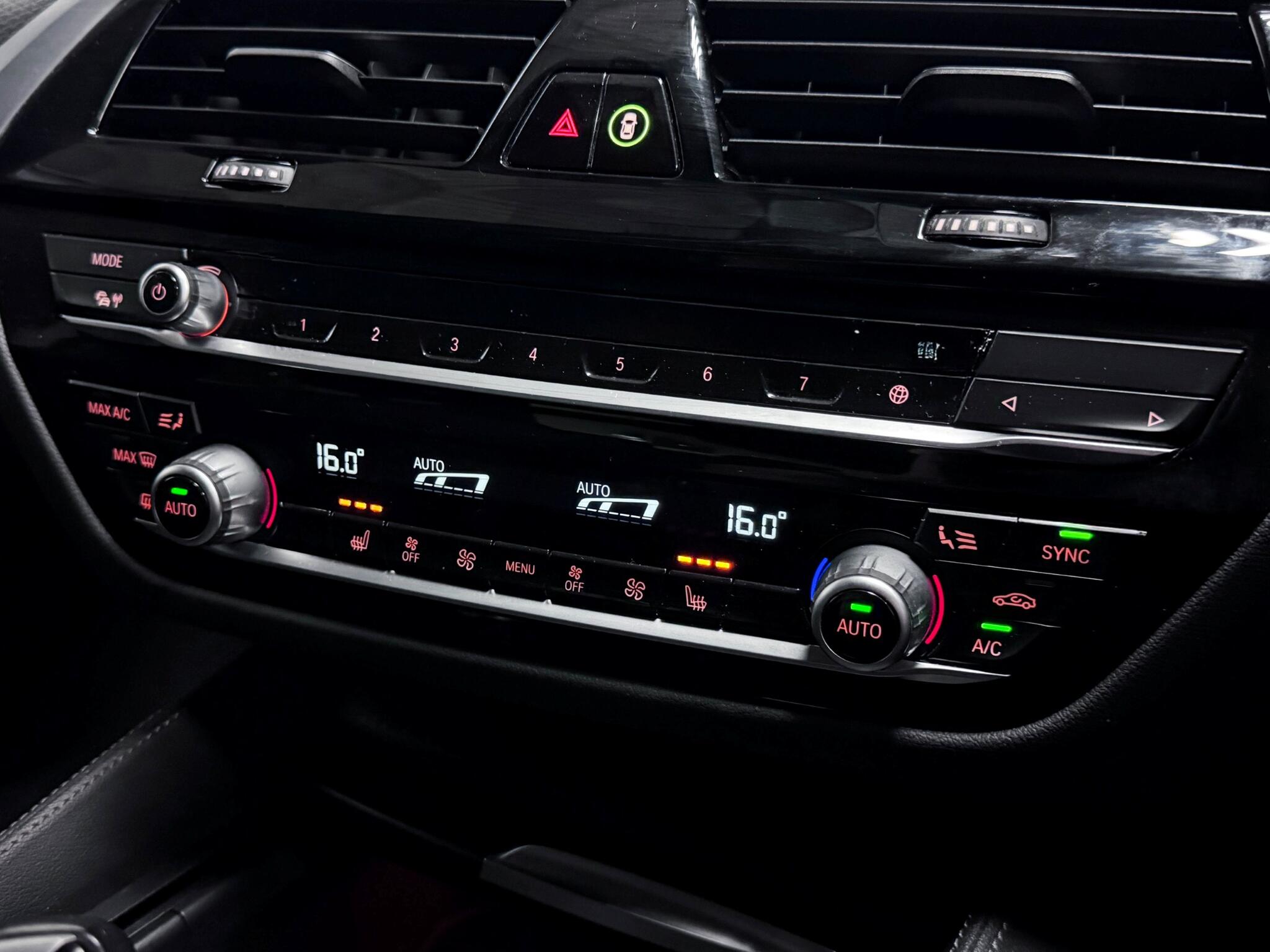 BMW 5 Series view 37