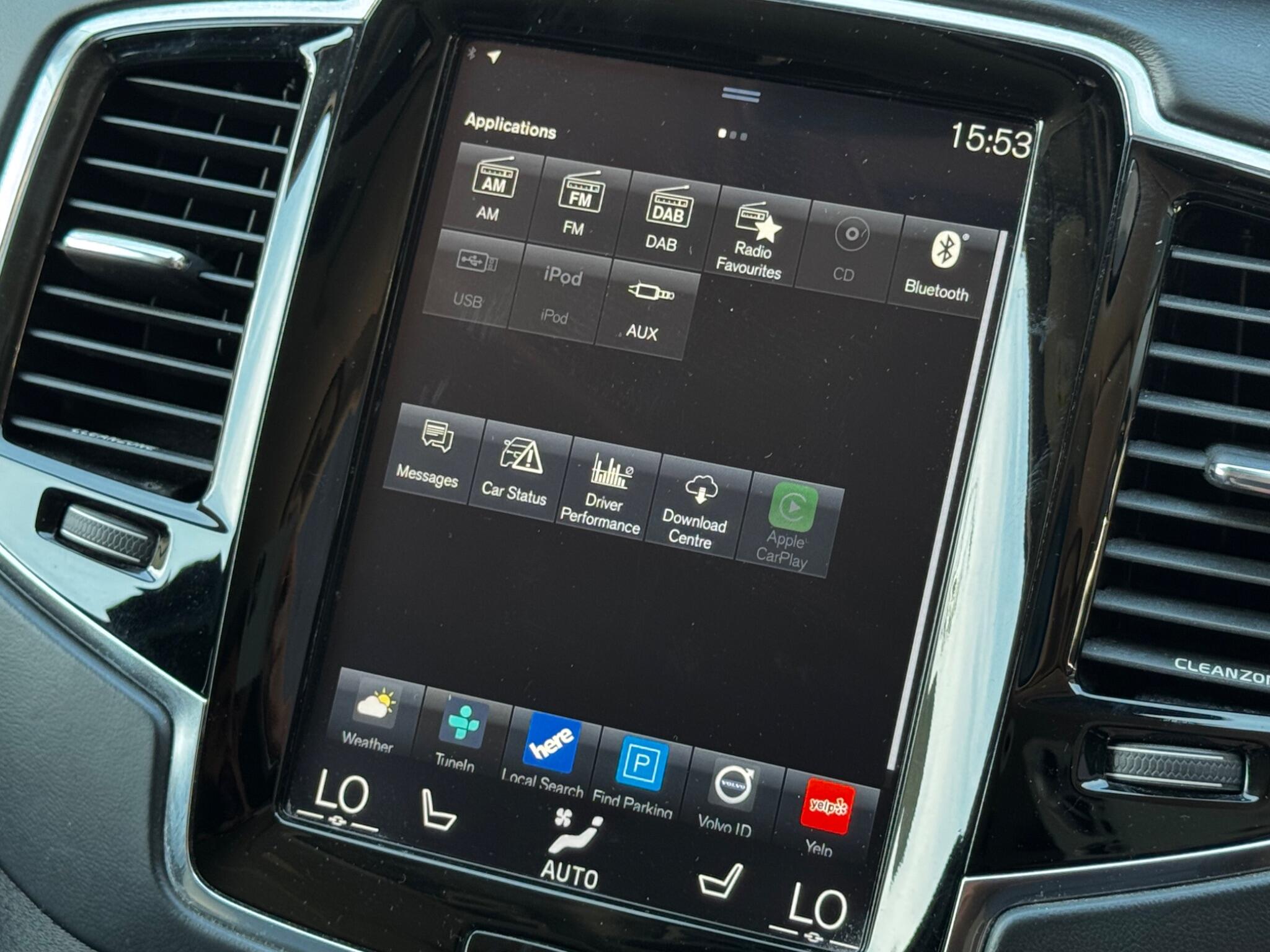 Volvo XC90 view 42