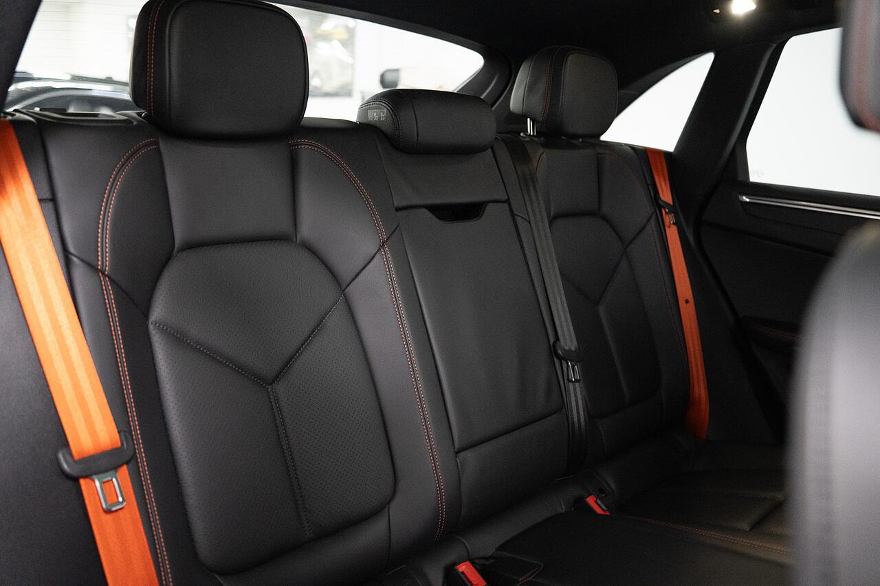 Porsche Macan view 25