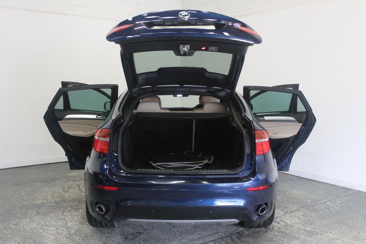 BMW X6 view 22
