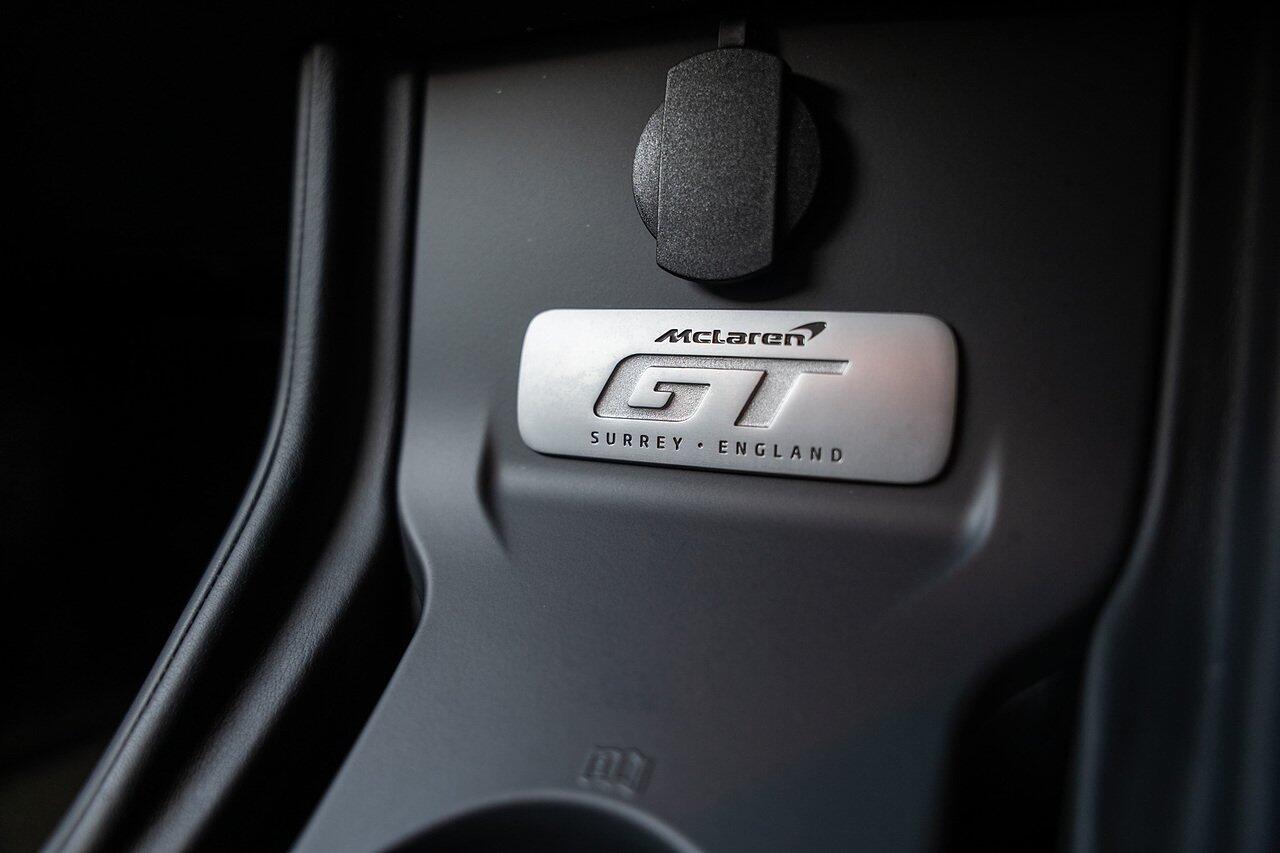 McLaren GT view 70