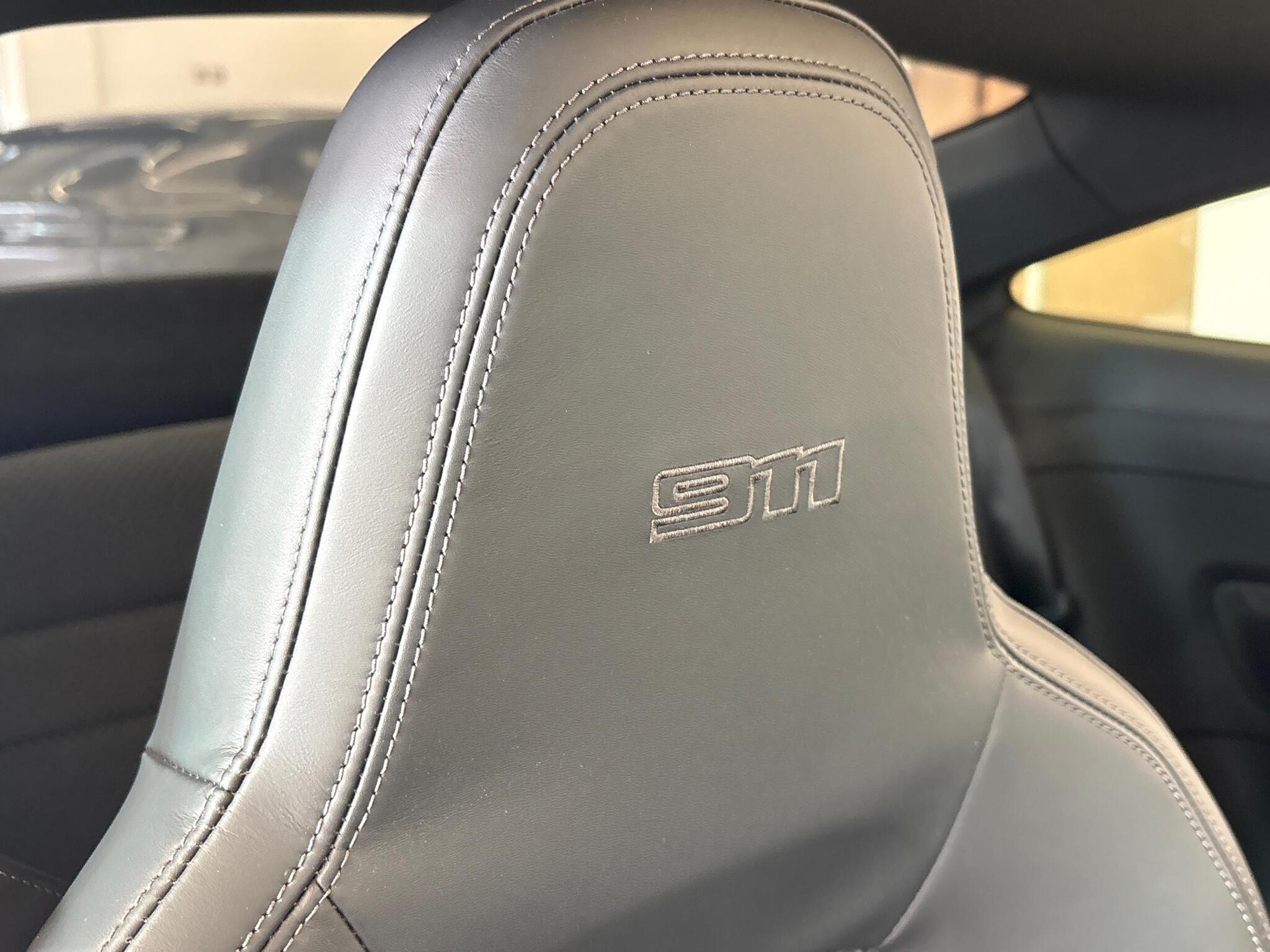 Porsche 911 view 15