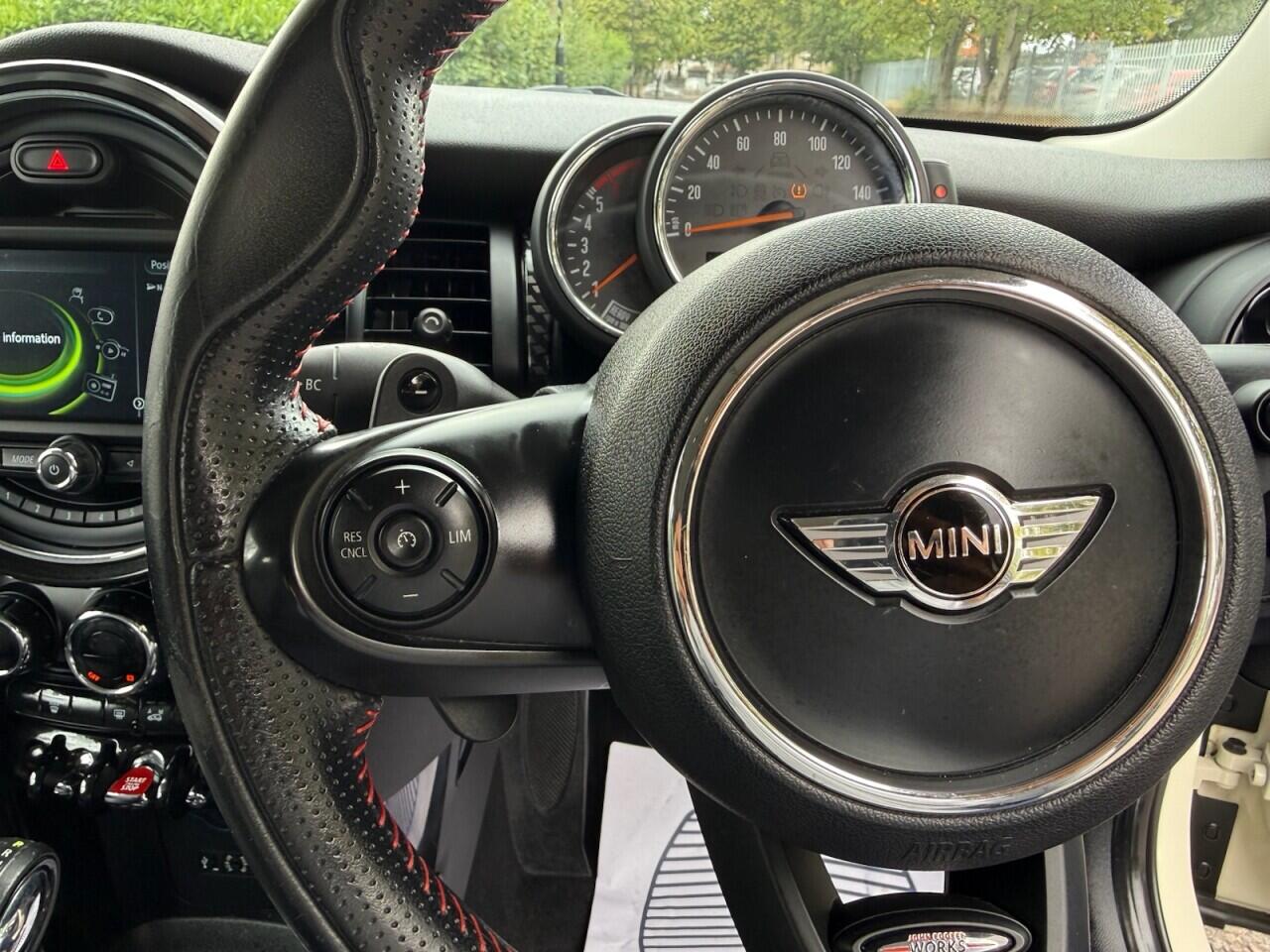 Mini Cooper view 19