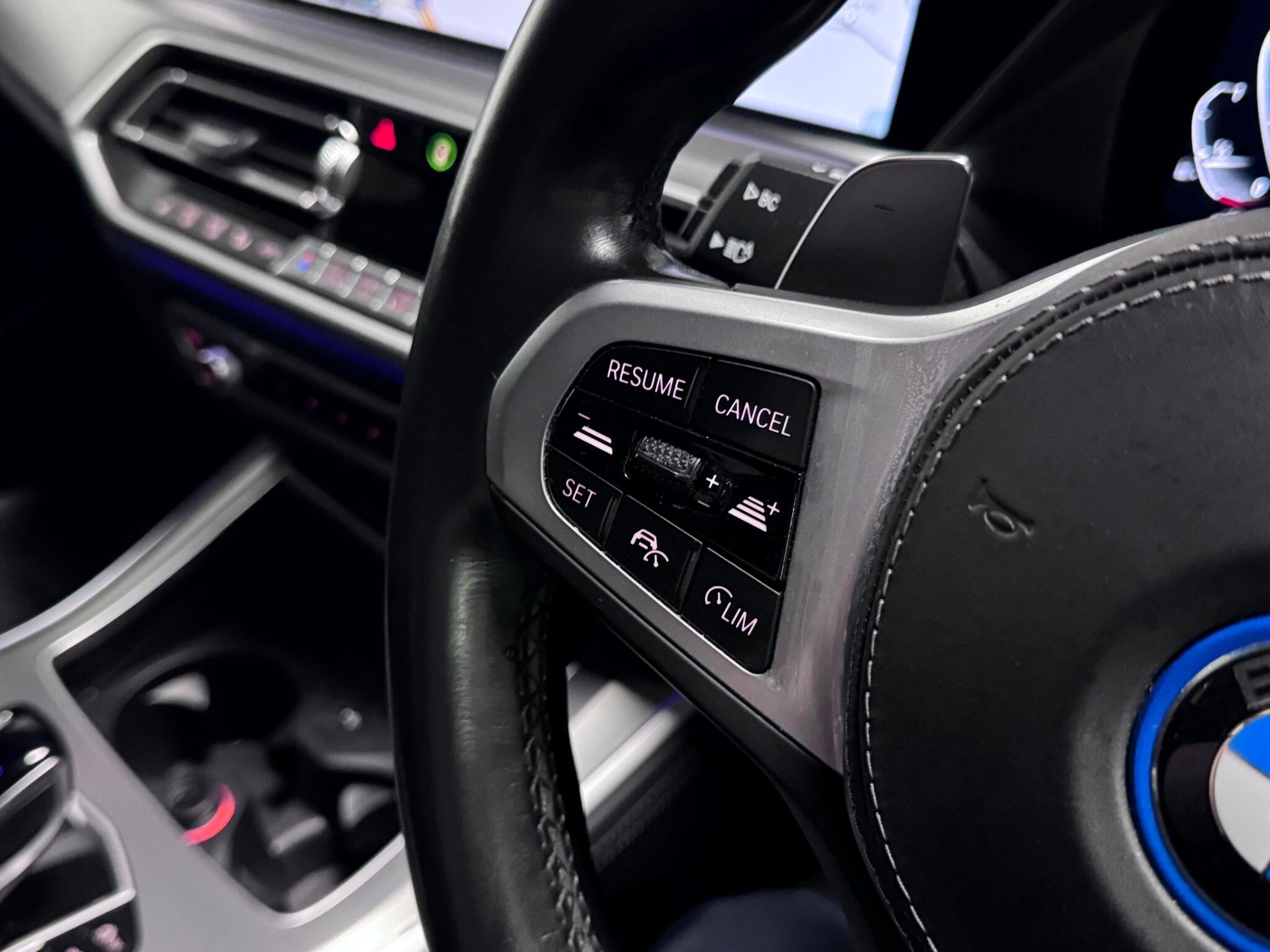 BMW X5 view 16