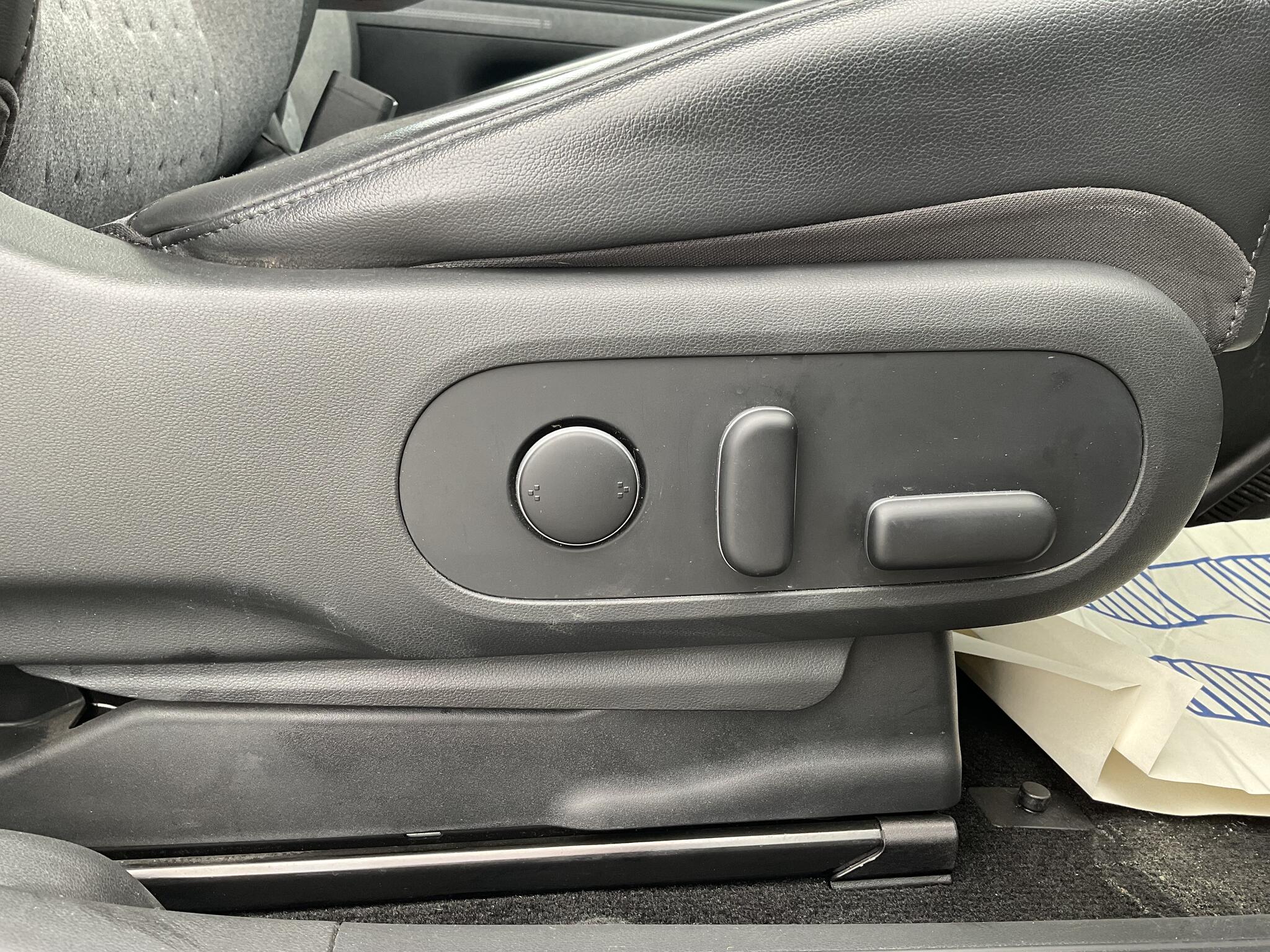 Hyundai Ioniq 5 view 25