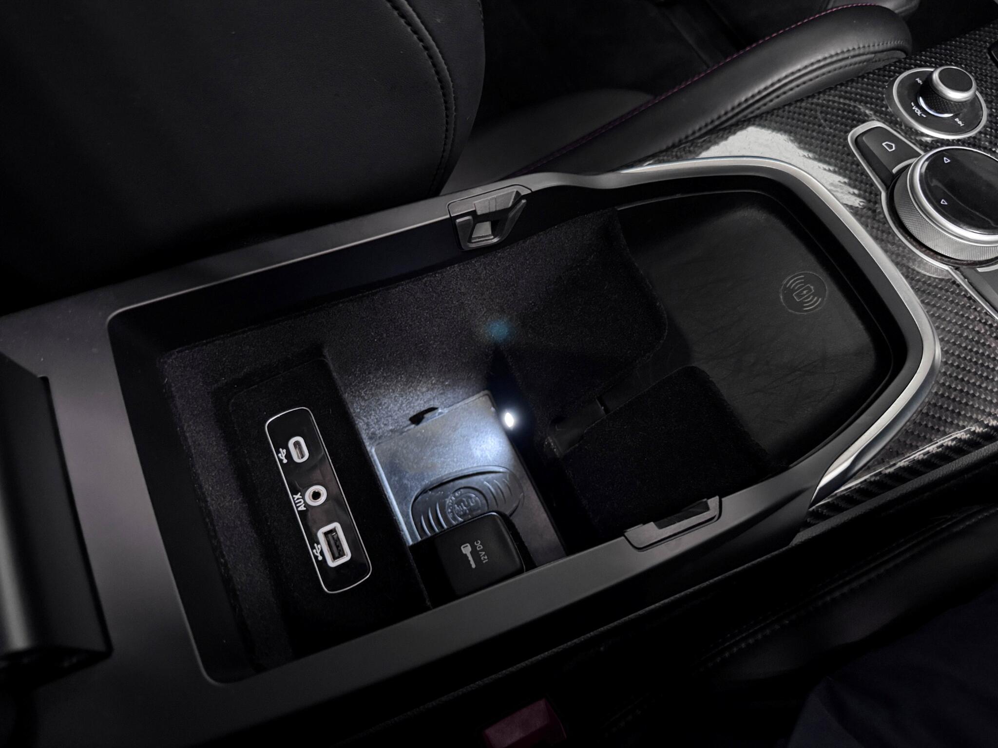 Alfa Romeo Stelvio view 36