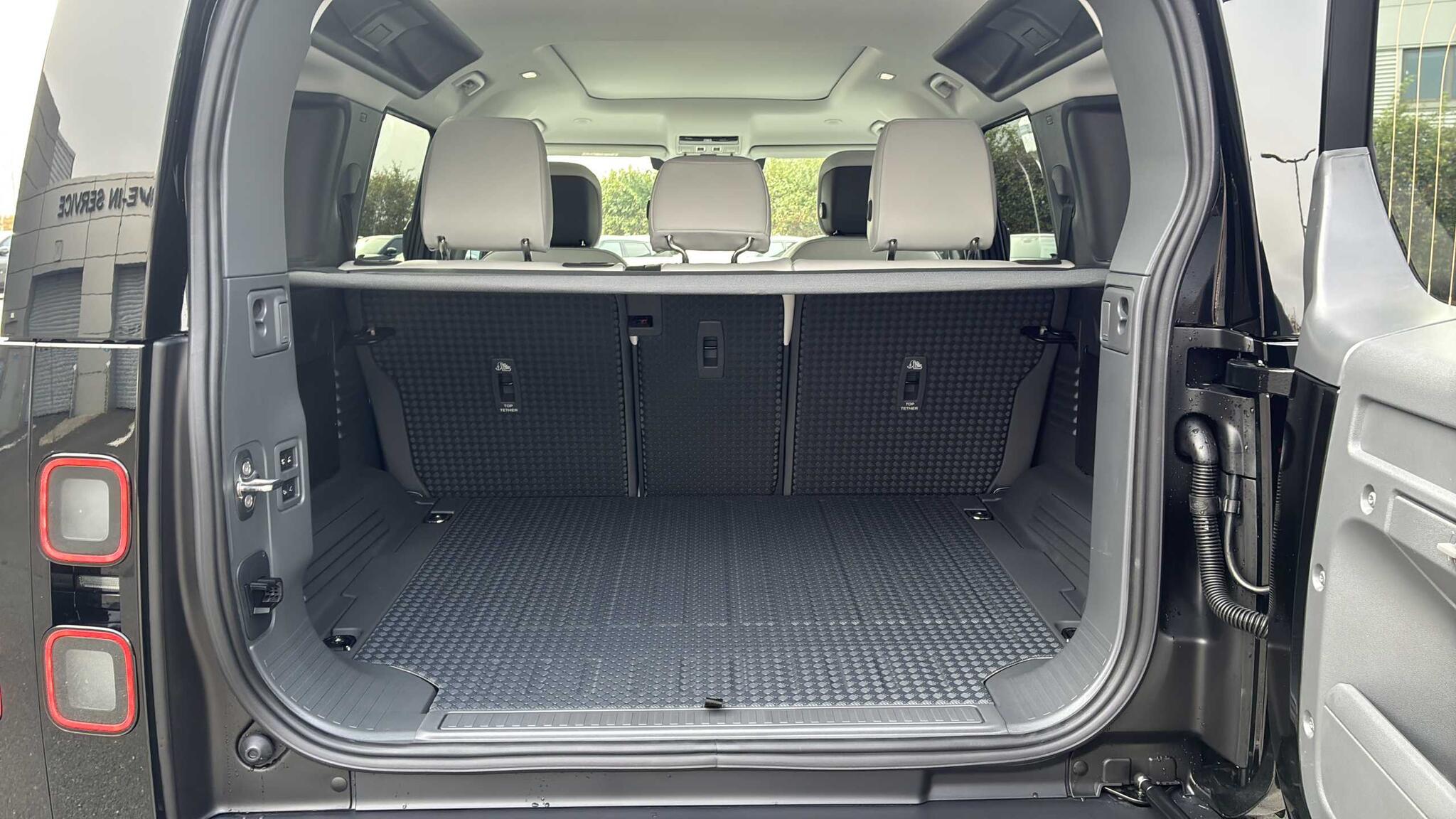 Land Rover Defender view 10