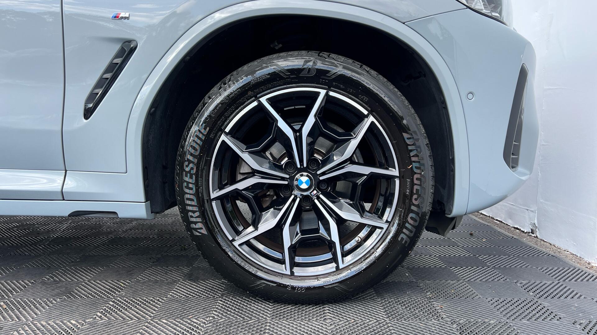 BMW X3 view 14