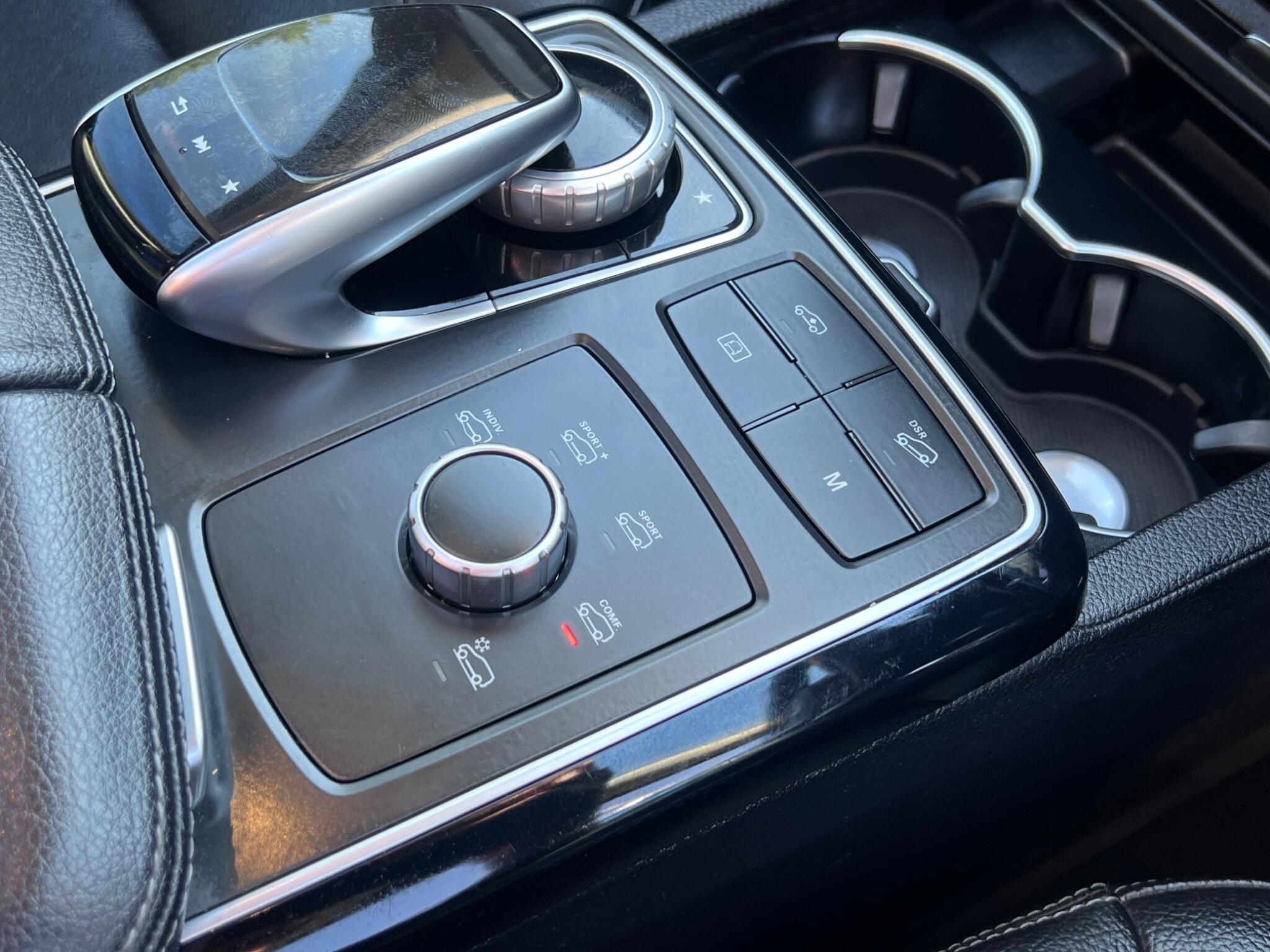 Mercedes-Benz Gle view 26