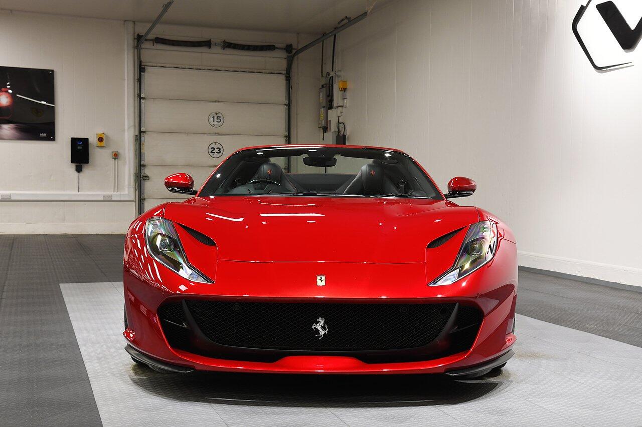 Ferrari 812 view 36