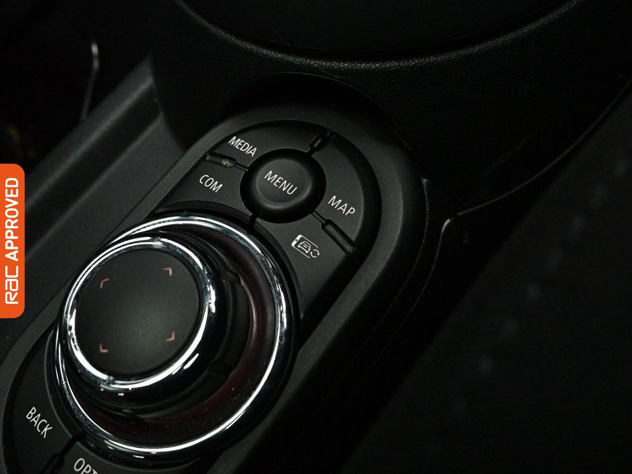 Mini Hatch view 15