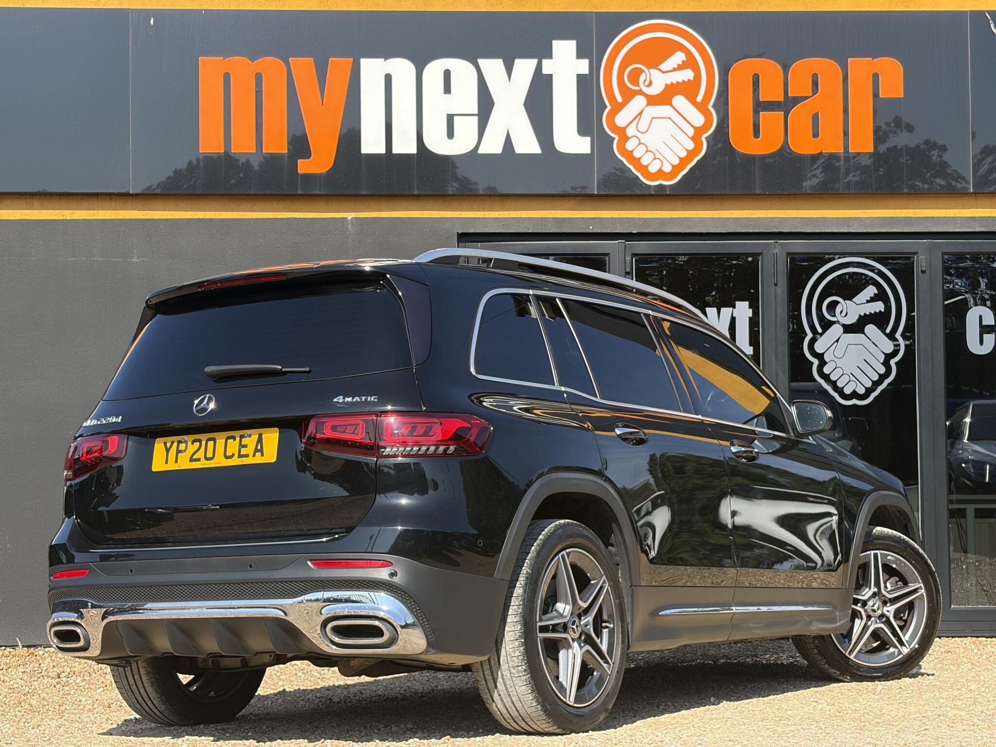 Mercedes-Benz GLB view 9