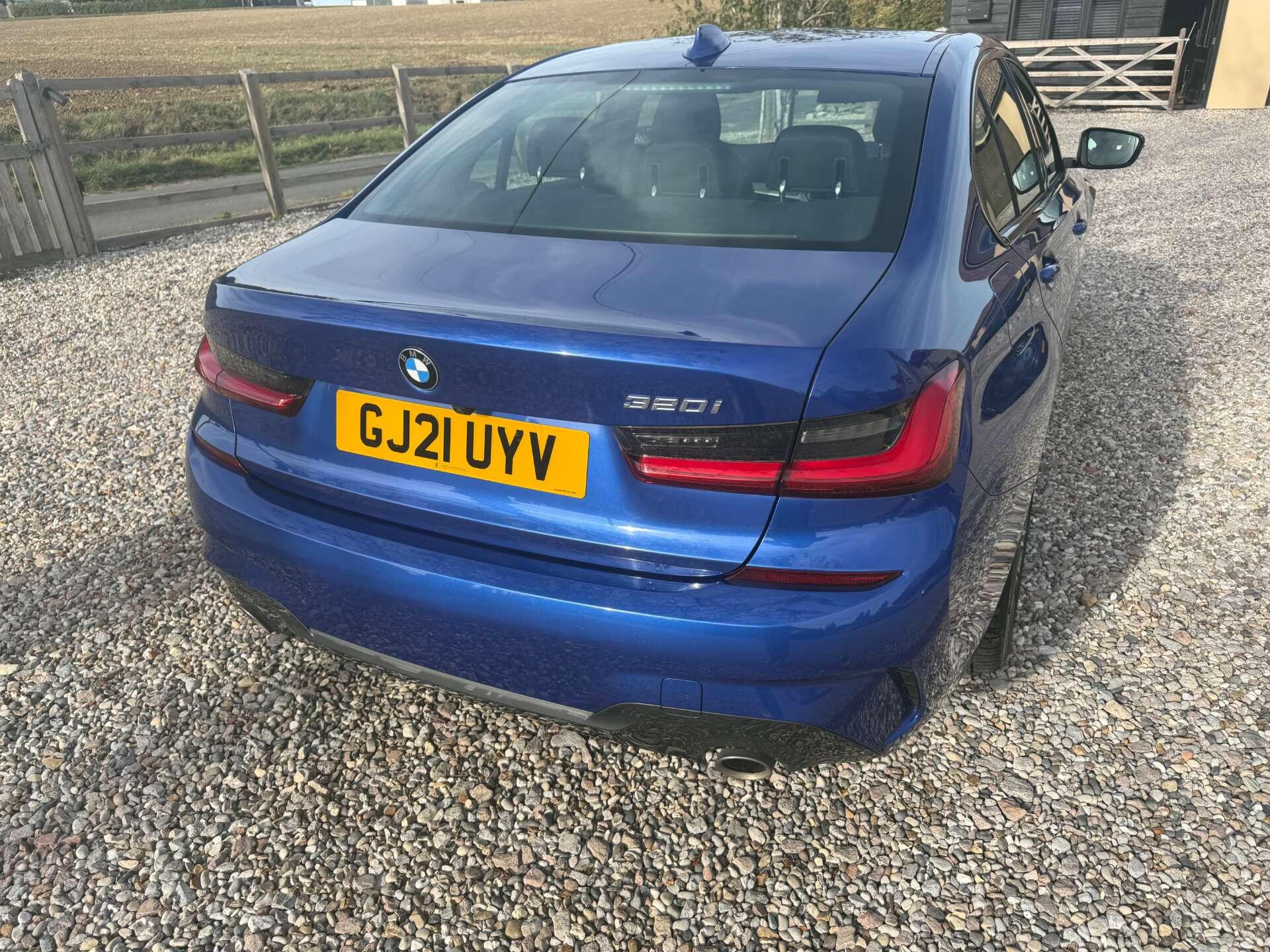 BMW 3 Series view 9