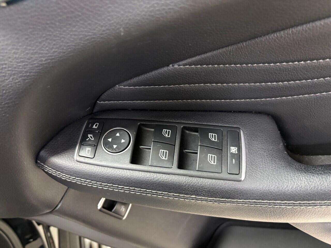 Mercedes-Benz Gle view 21