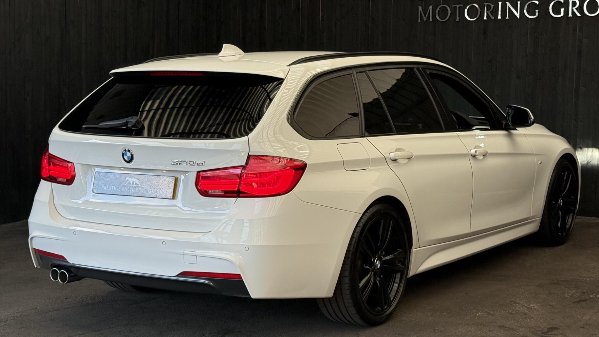BMW 3 Series view 16
