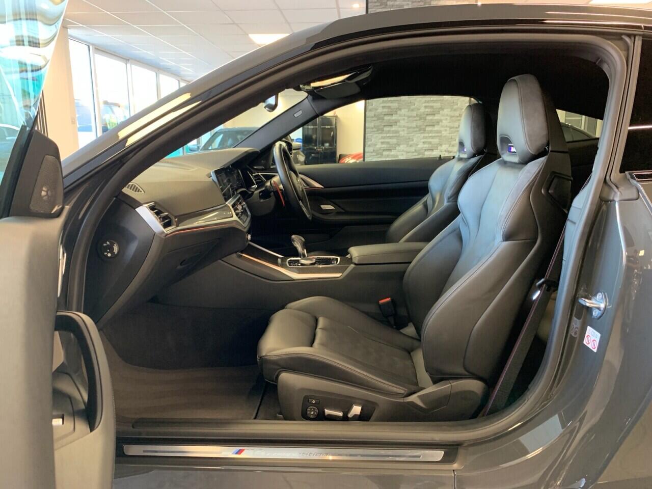 BMW M4 view 25