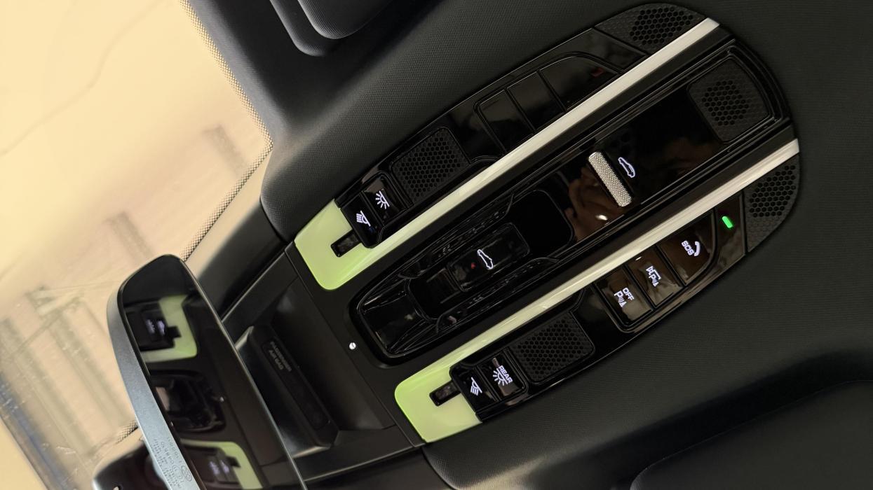 Porsche Cayenne view 29