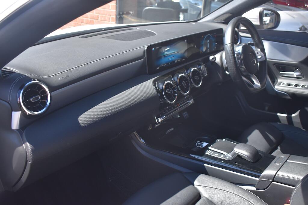 Mercedes-Benz Cla view 38