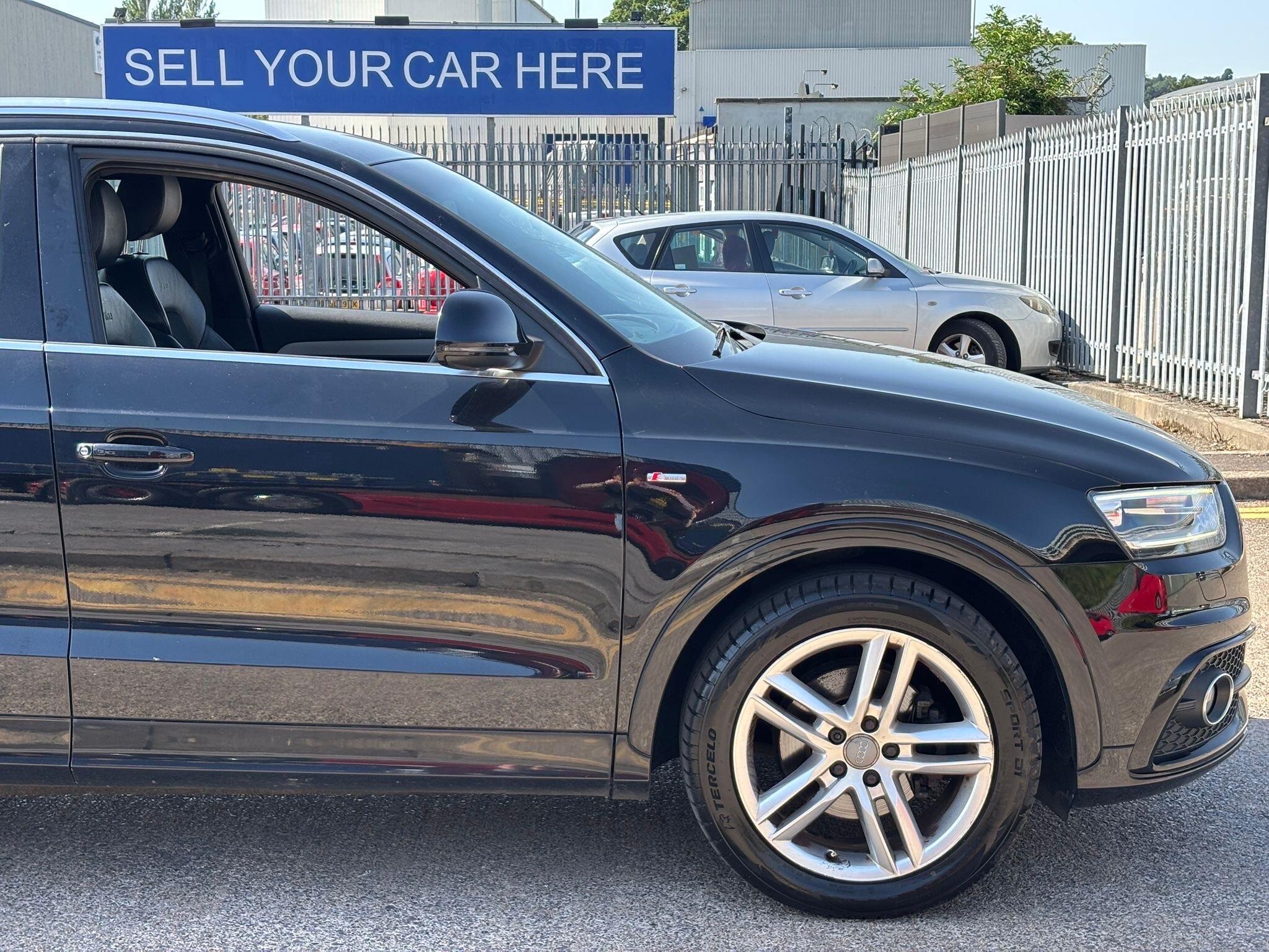 Audi Q3 view 13