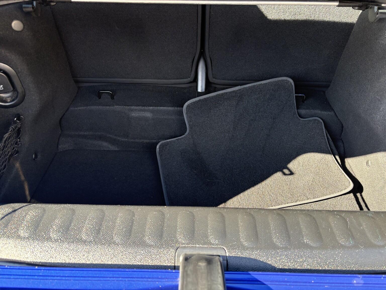 Mini Convertible view 14