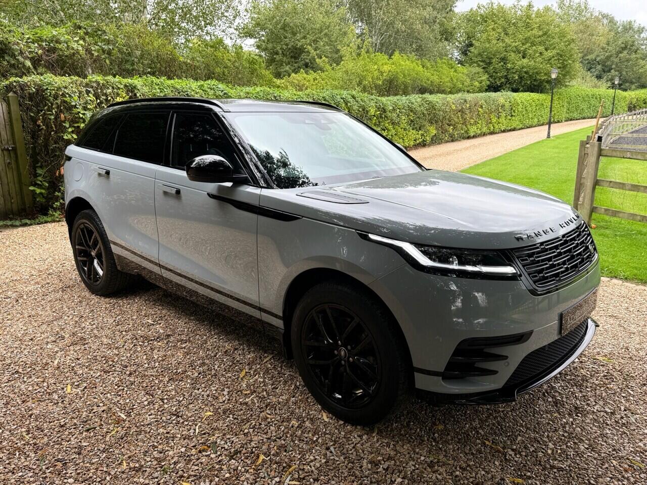 Land Rover Range Rover Velar view 32