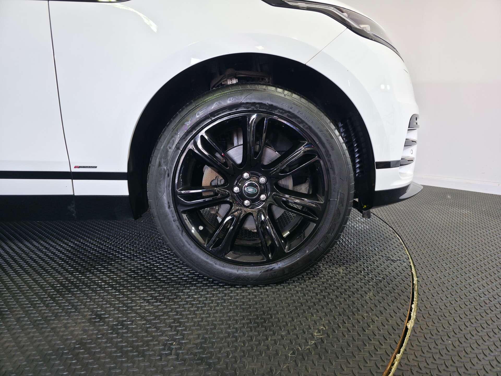 Land Rover Range Rover Velar view 79