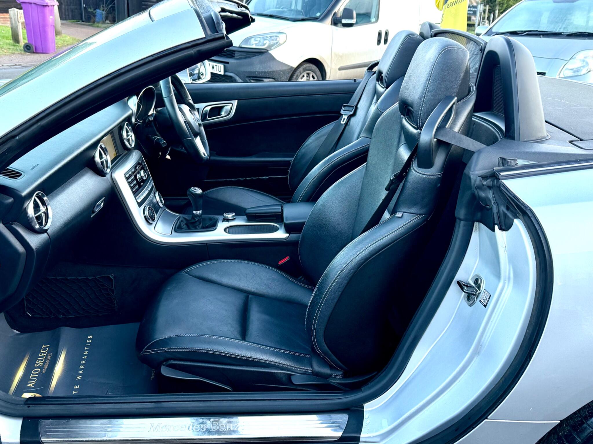 2011 Mercedes-Benz SLK image 26