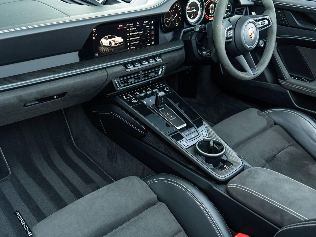 Porsche 911 view 38