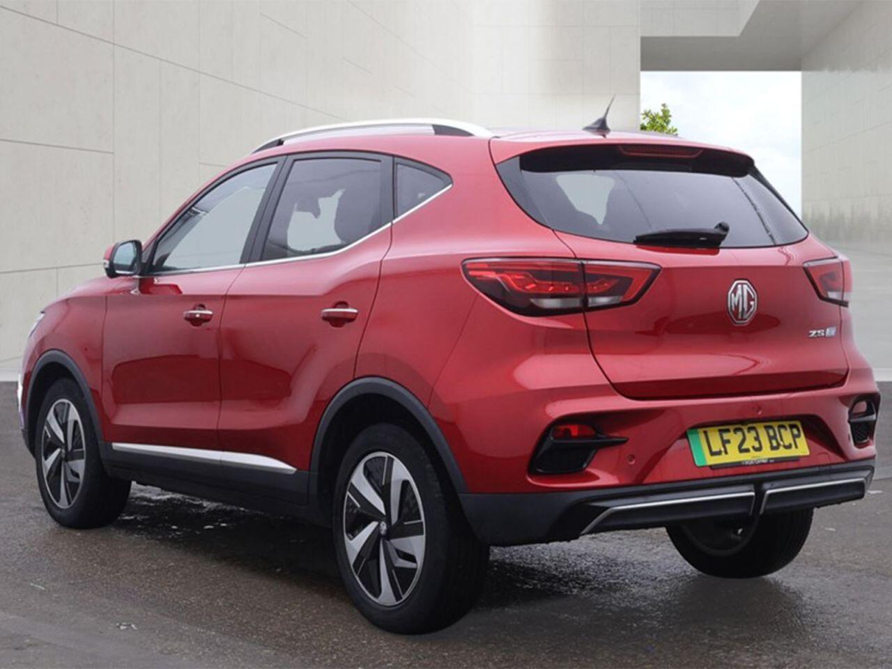 MG ZS view 3