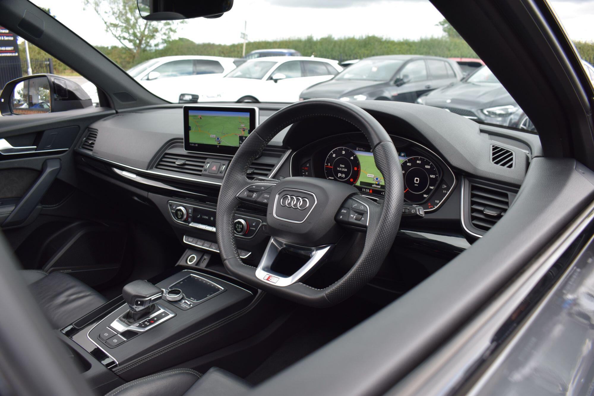 Audi Q5 view 35