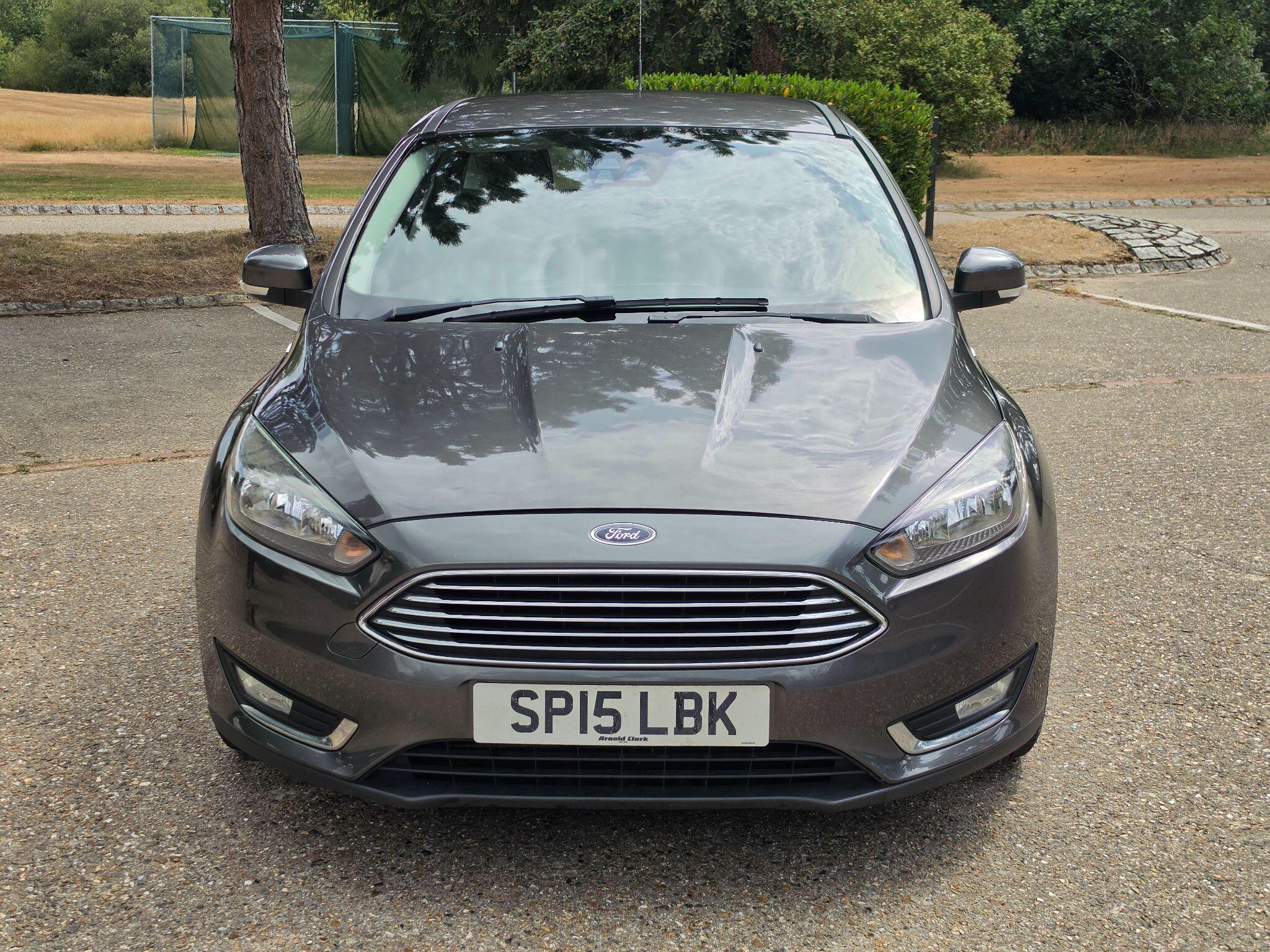 Ford Focus view 6
