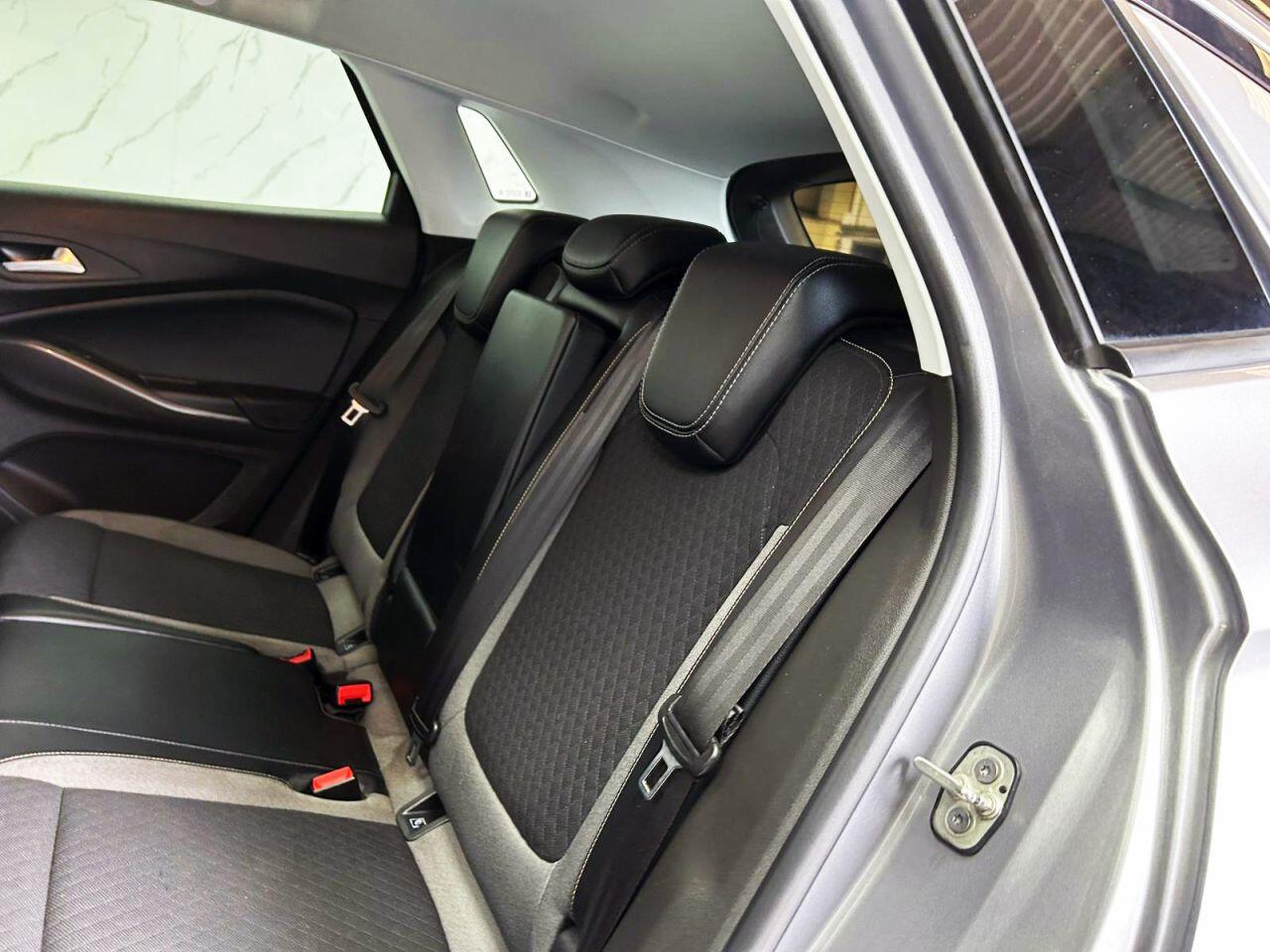 Vauxhall Grandland X view 21