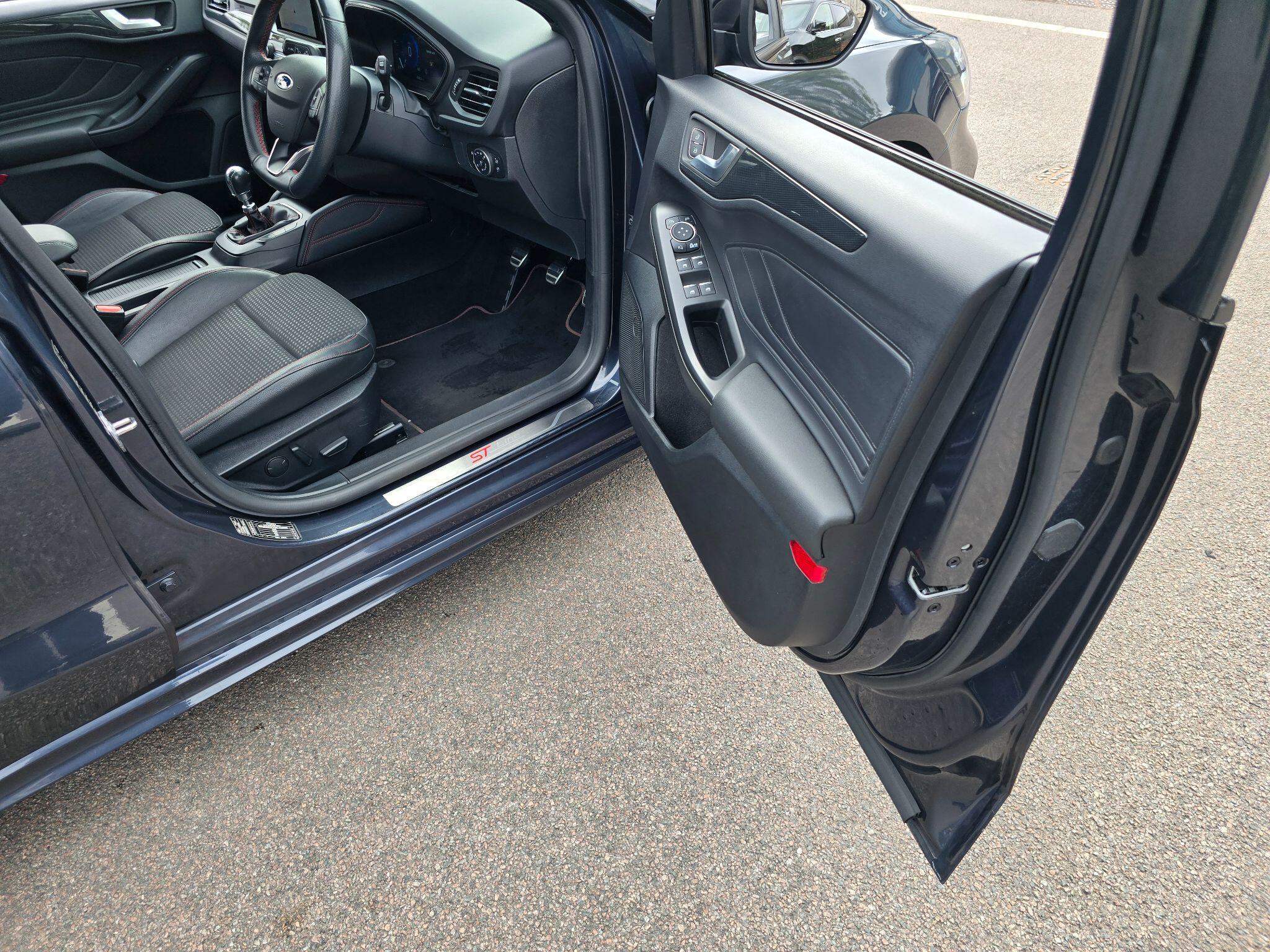 Ford Focus view 41