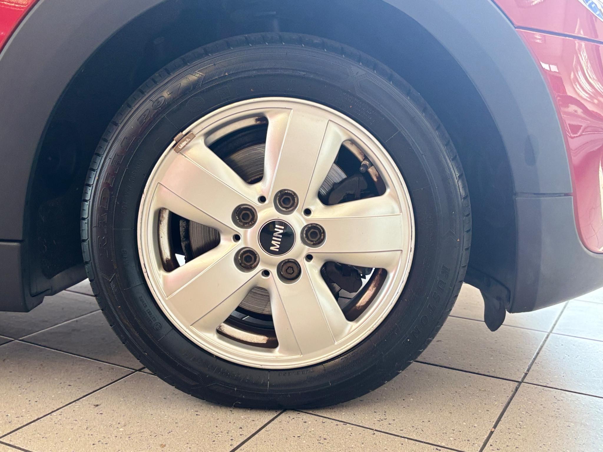 Mini Hatch view 15