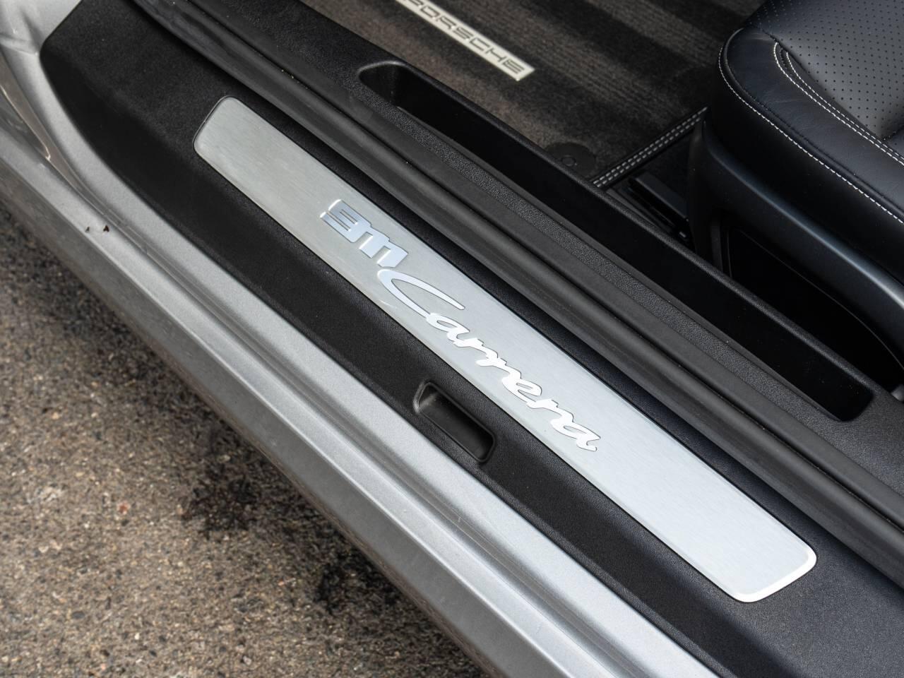 Porsche 911 view 37