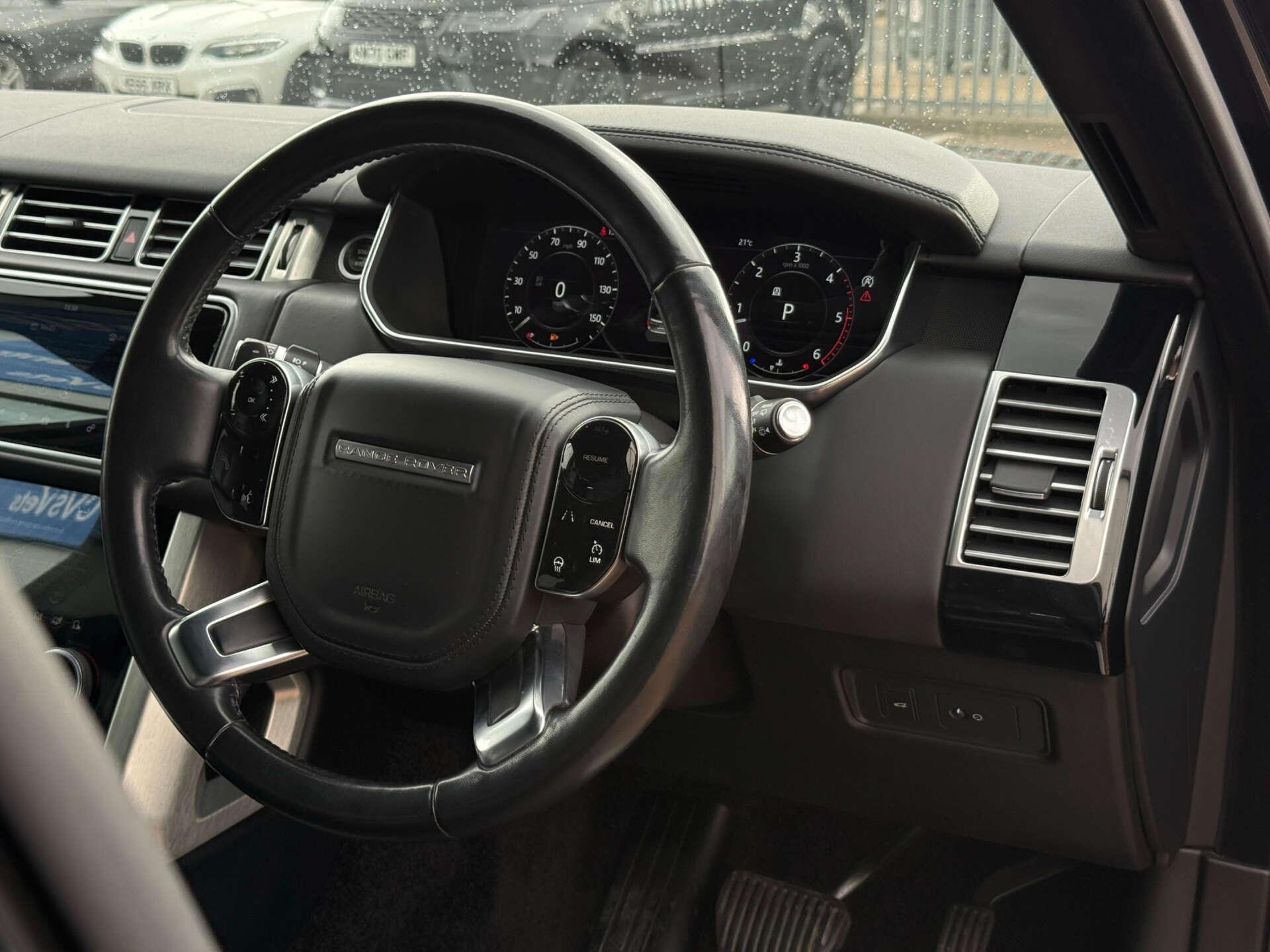 Land Rover Range Rover view 52