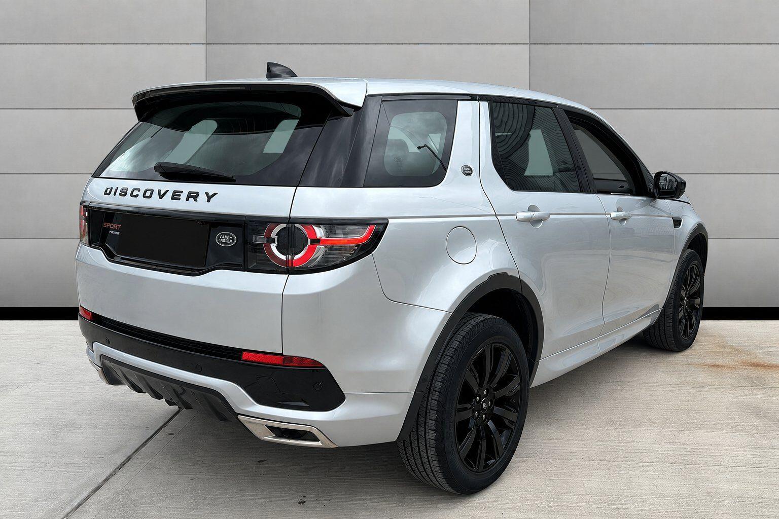 Land Rover Discovery Sport view 6