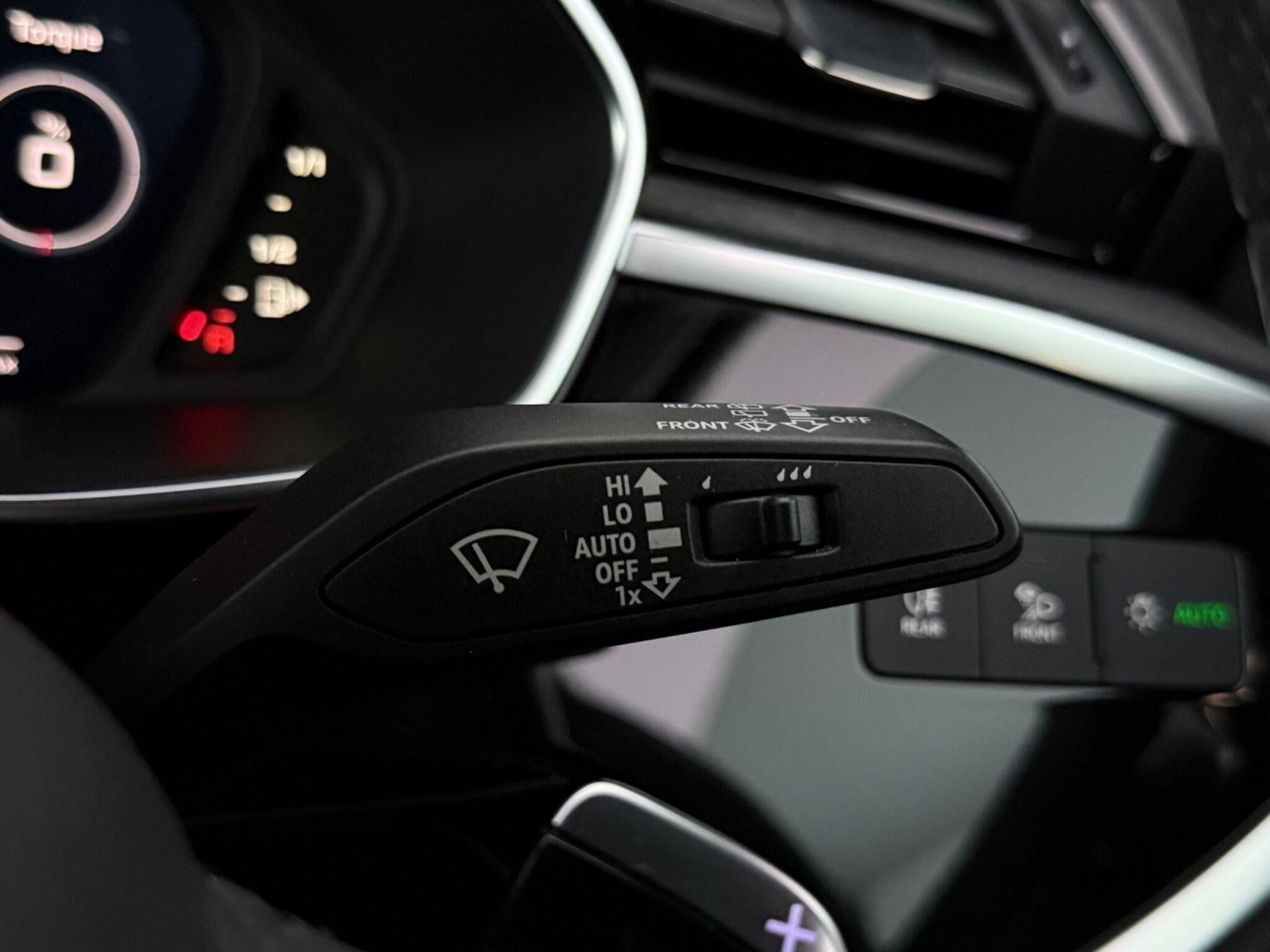 Audi RS Q3 view 25
