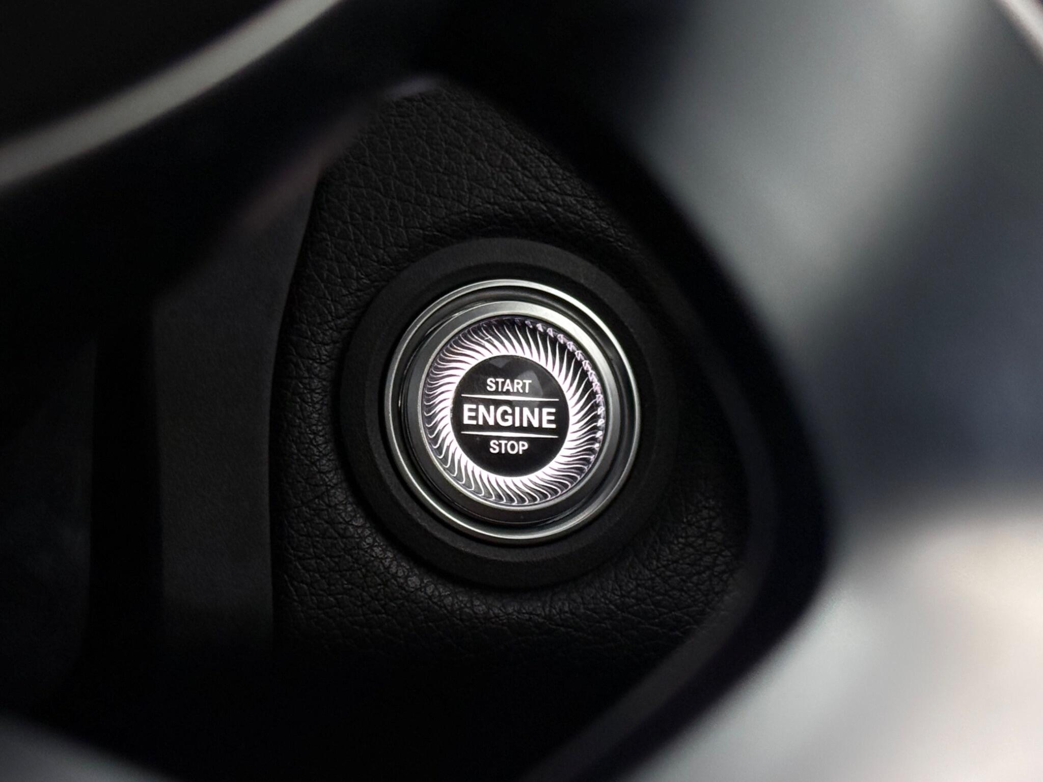 Mercedes-Benz C-Class view 20