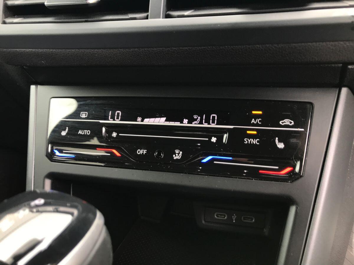 Volkswagen Polo view 24