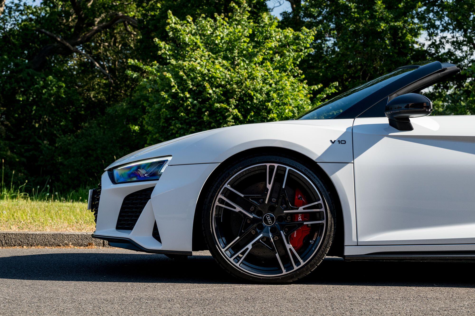 Audi R8 view 32