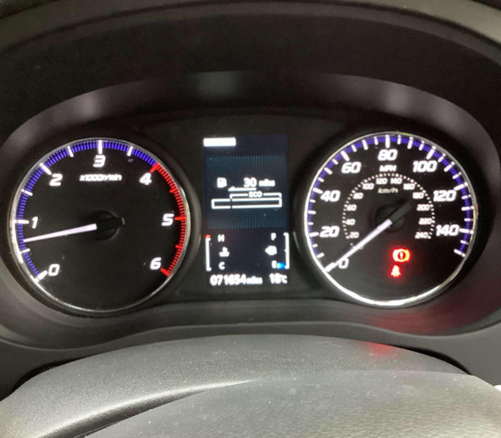 Mitsubishi Outlander view 6