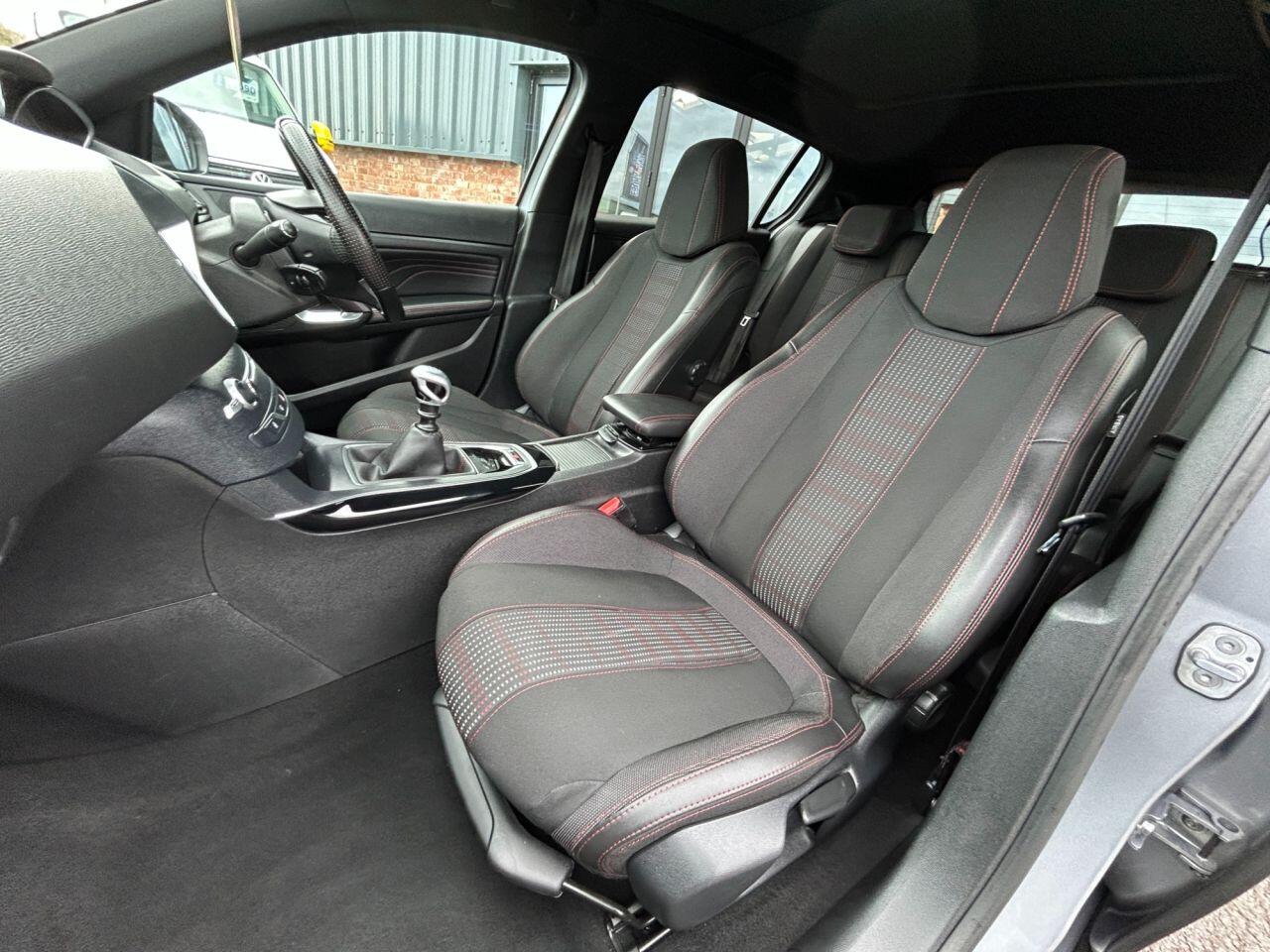 Peugeot 308 view 12