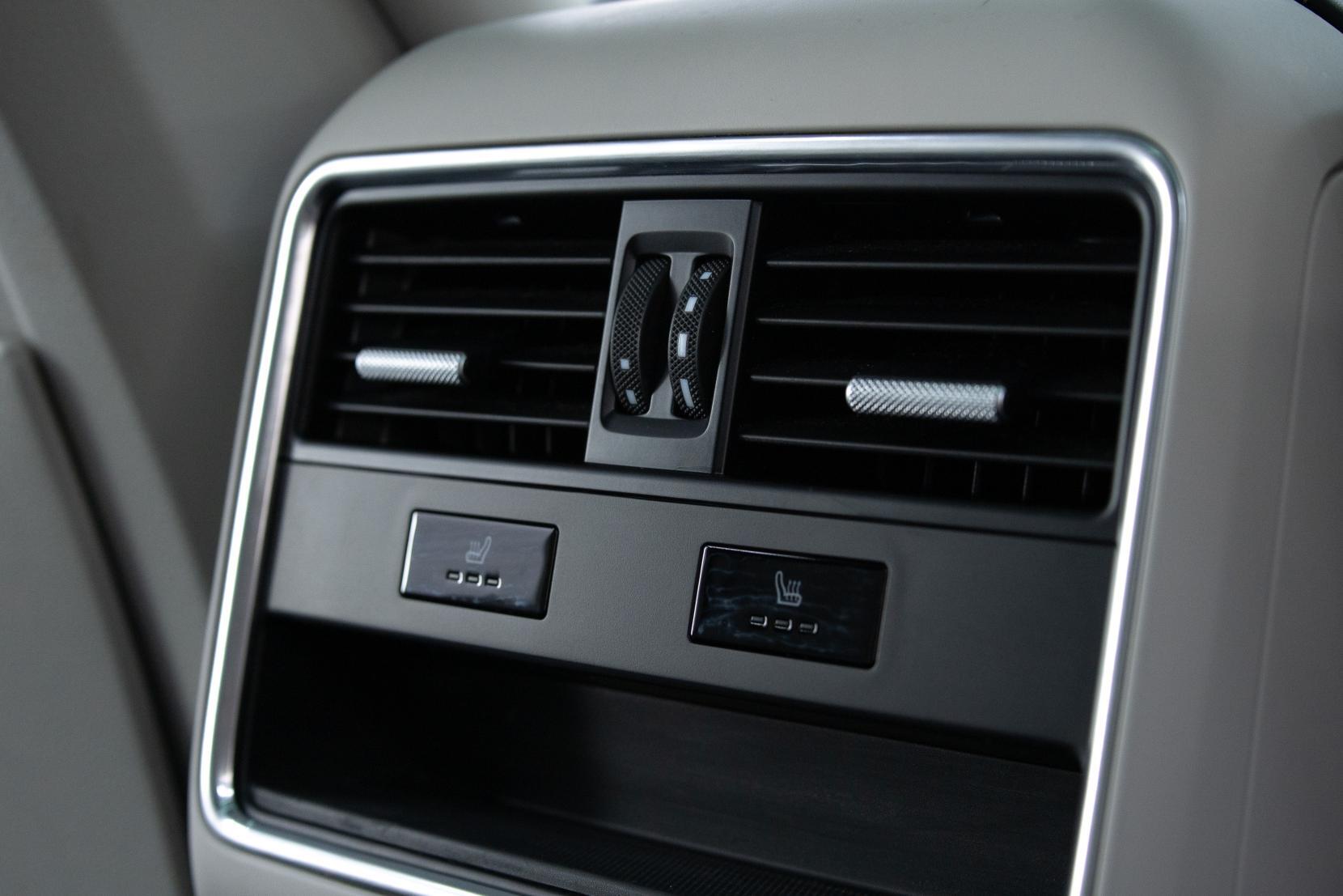 Porsche Cayenne view 13