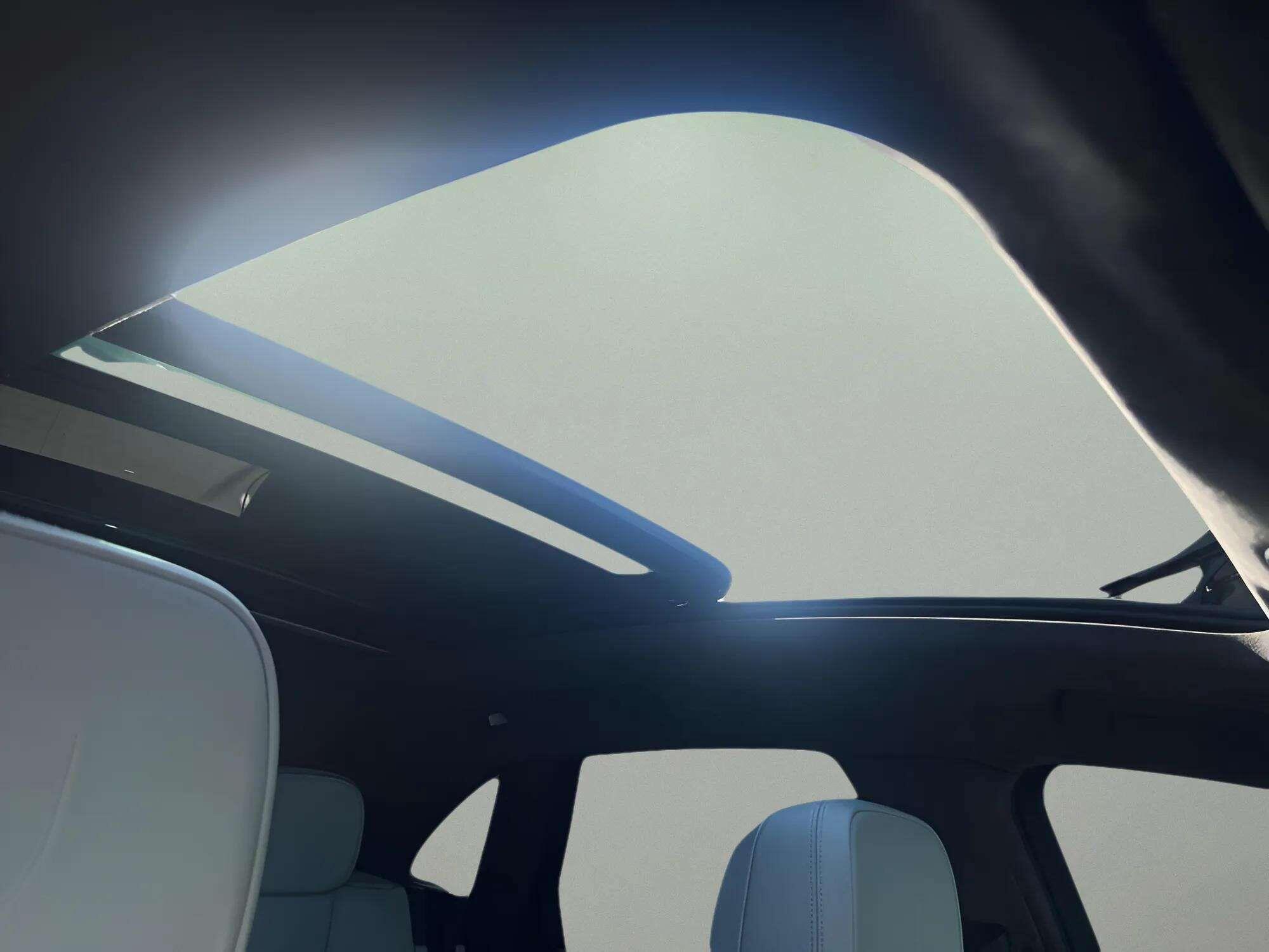 Porsche Macan view 18