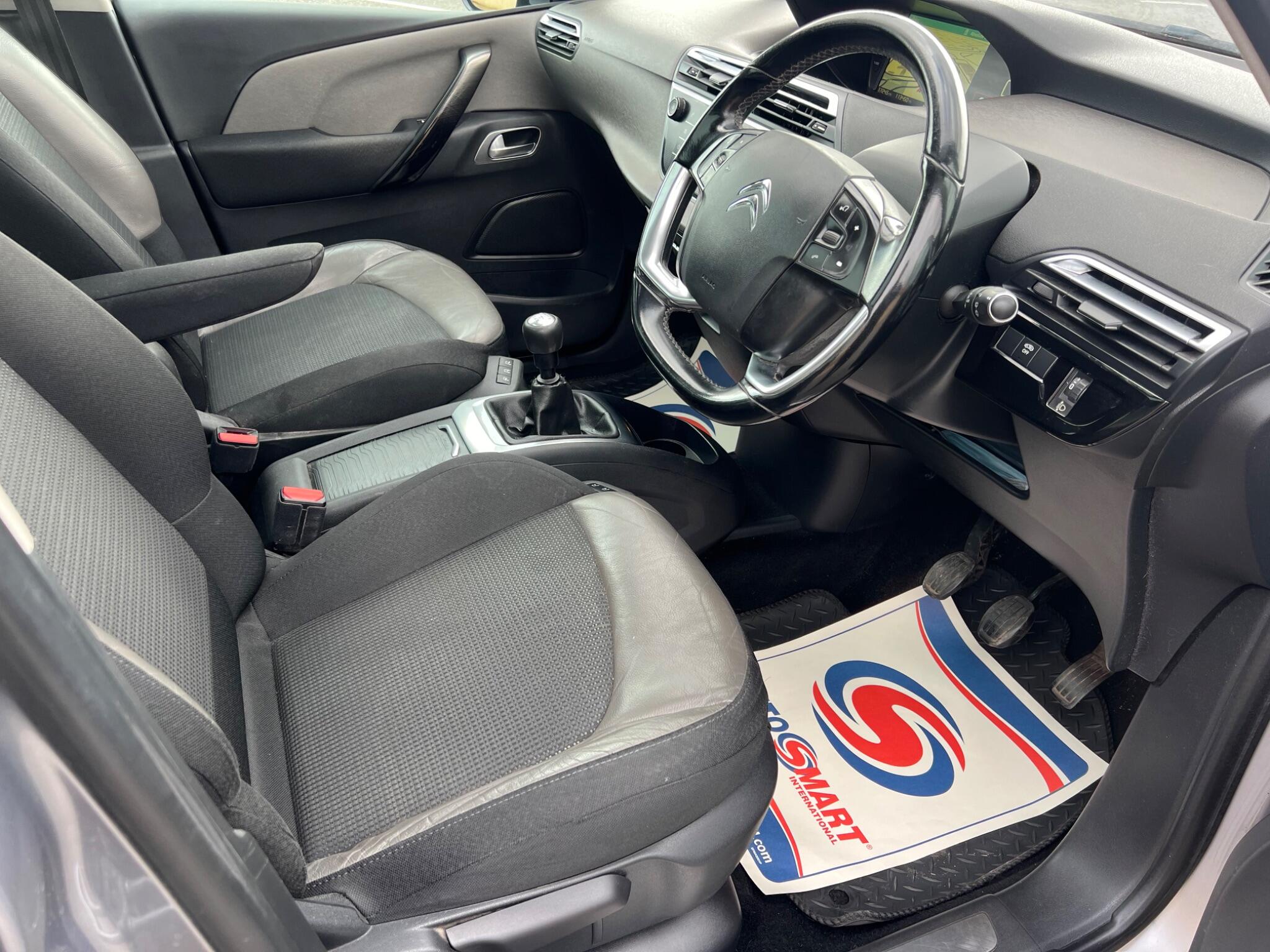 Citroen Grand C4 Picasso view 61