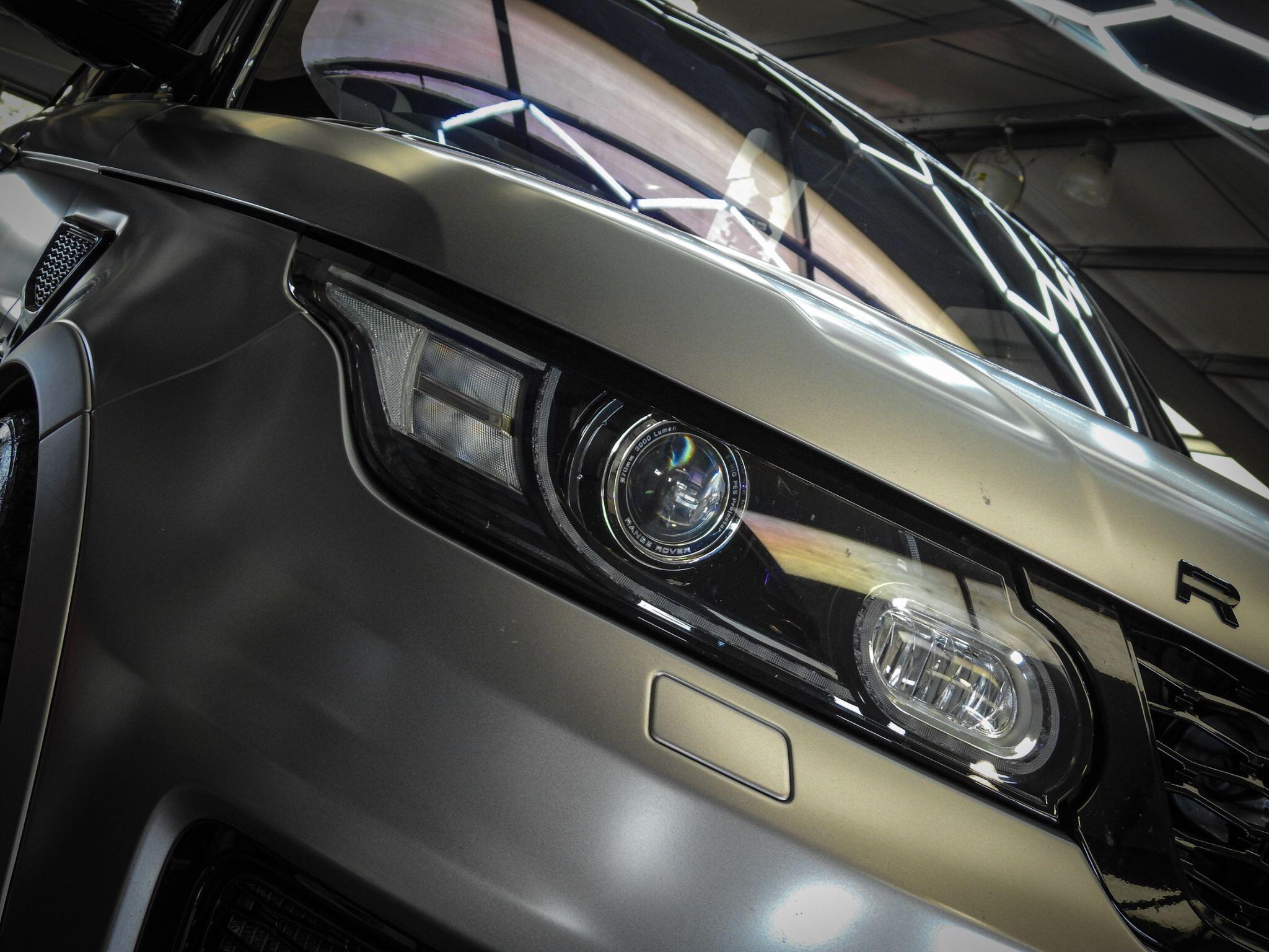 Land Rover Range Rover Sport view 9