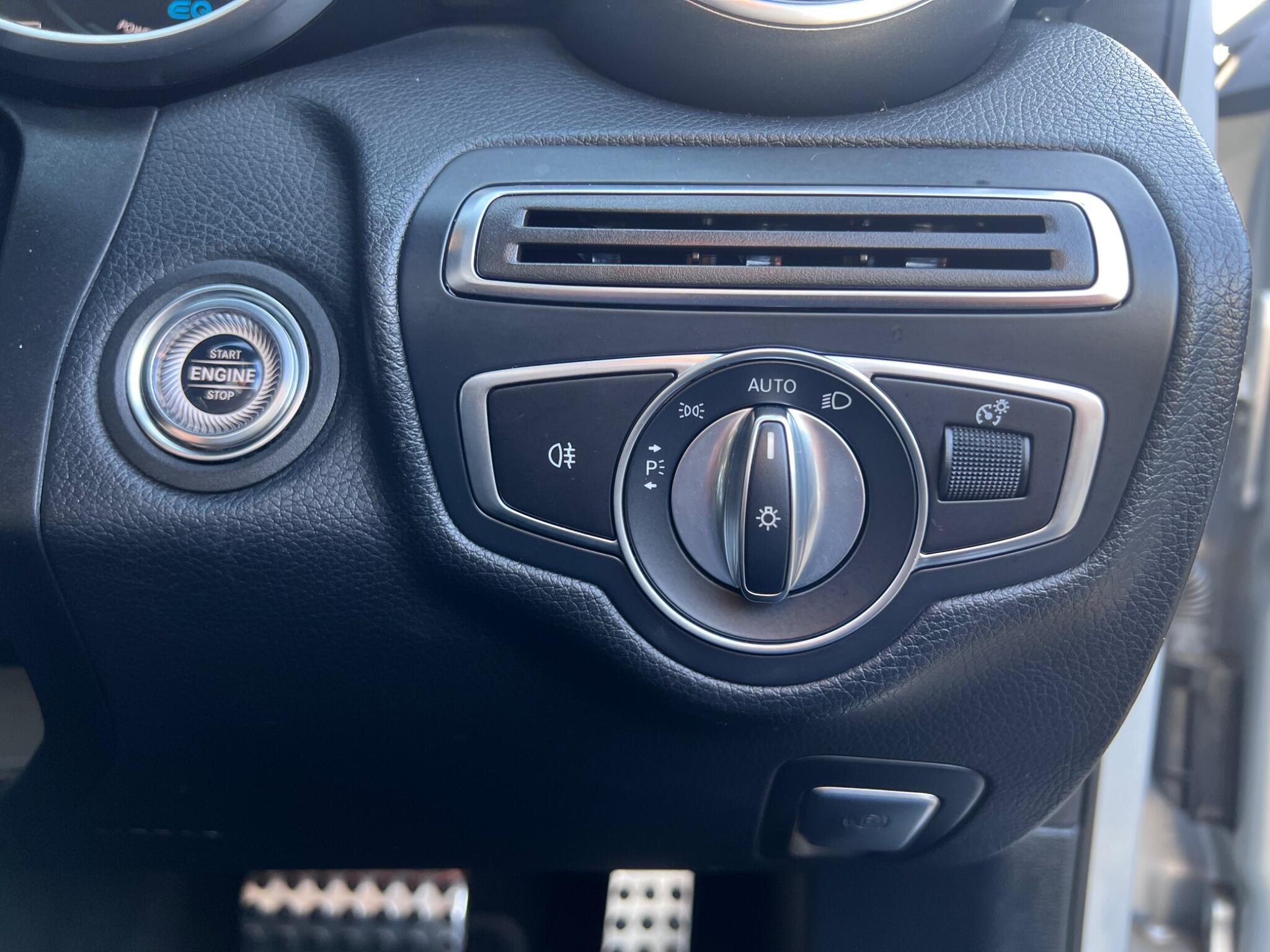 Mercedes-Benz C Class view 29